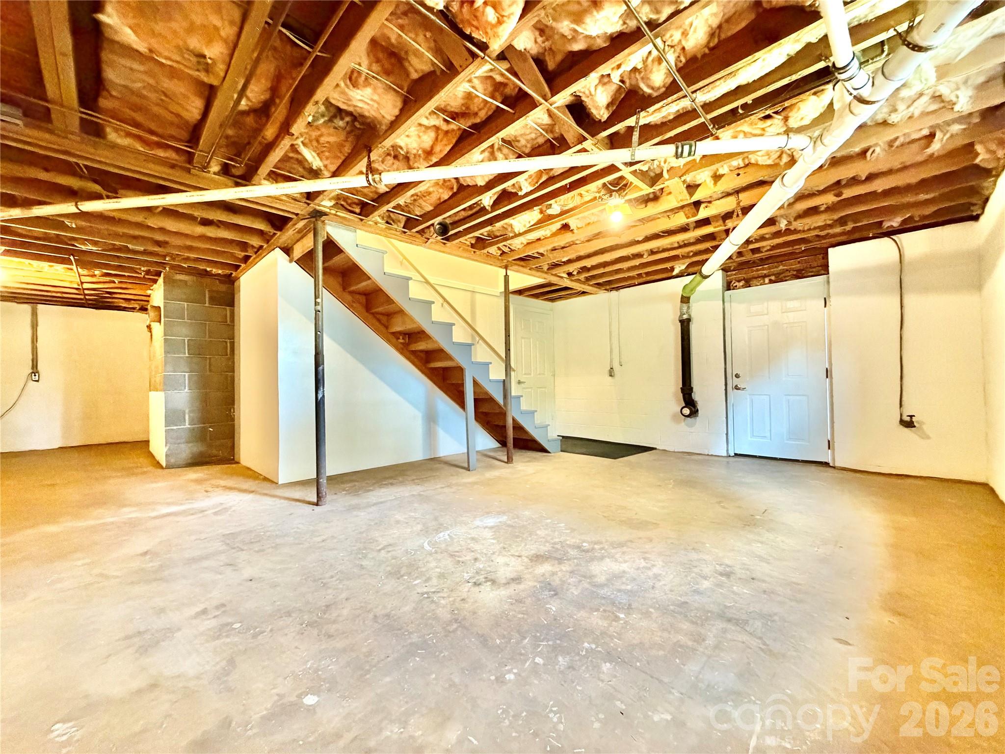 261 N Thomas Lane — Stony Point