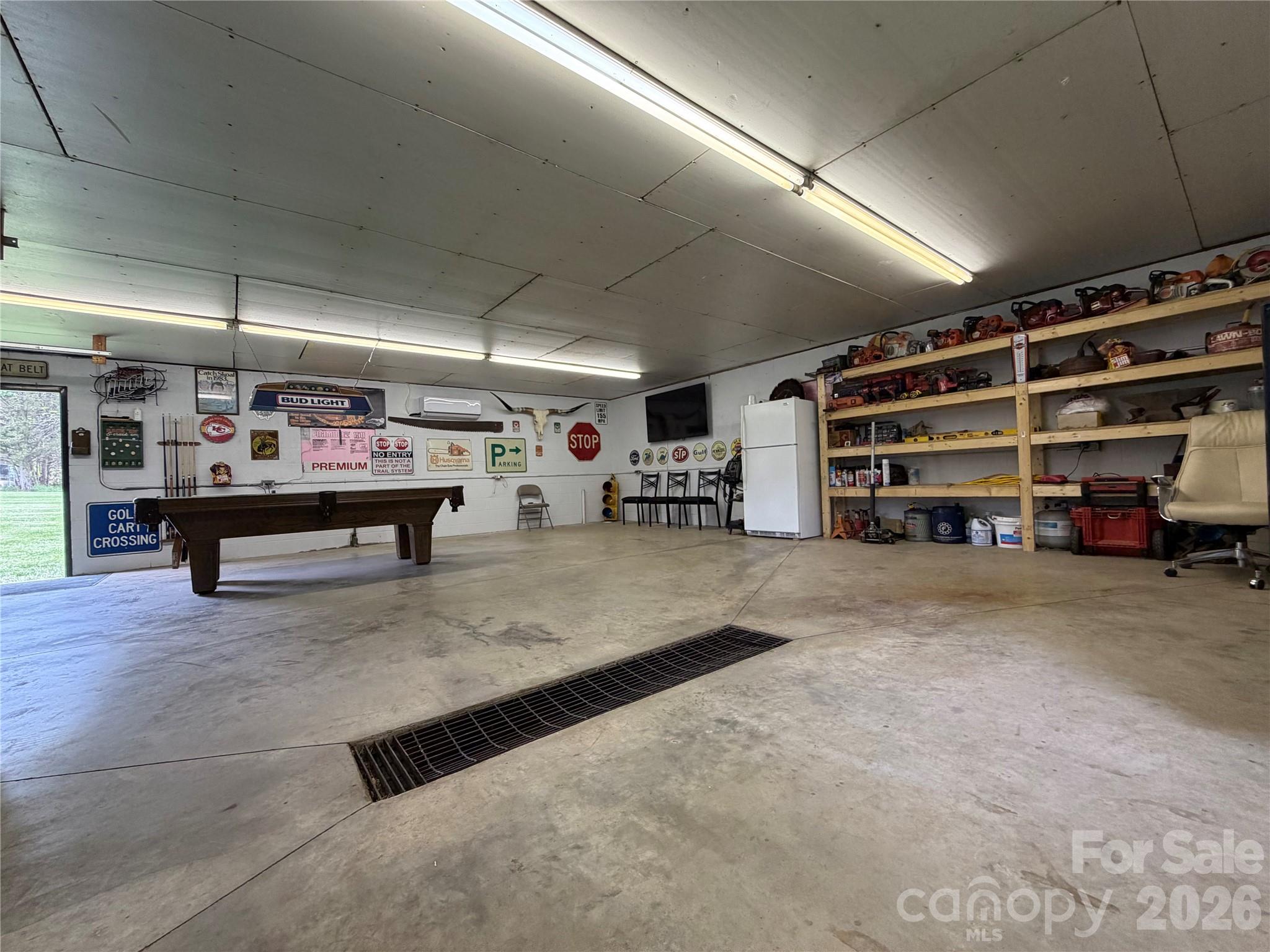 261 N Thomas Lane — Stony Point