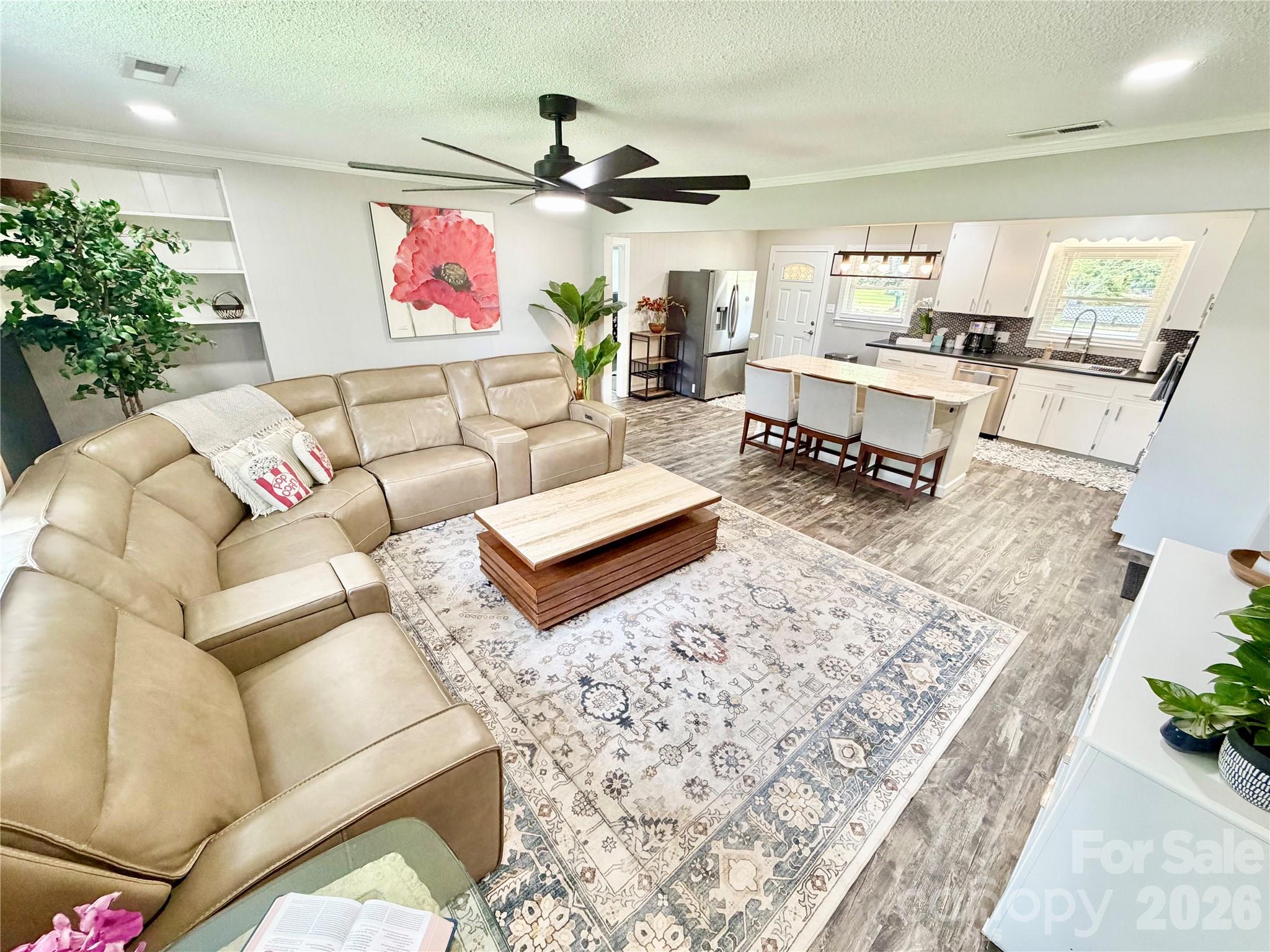 261 N Thomas Lane — Stony Point