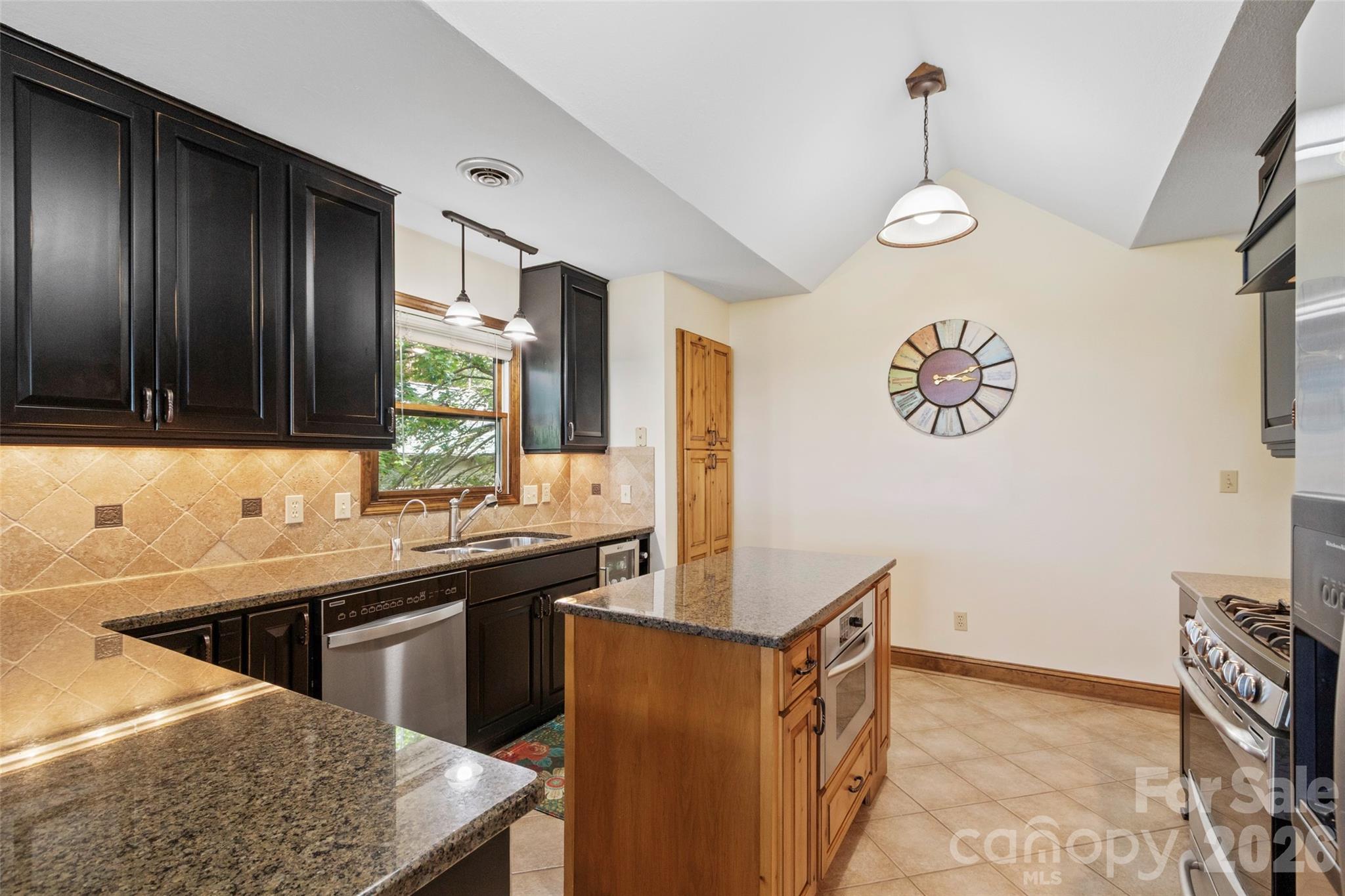 91 Brandy Run Road — Burnsville
