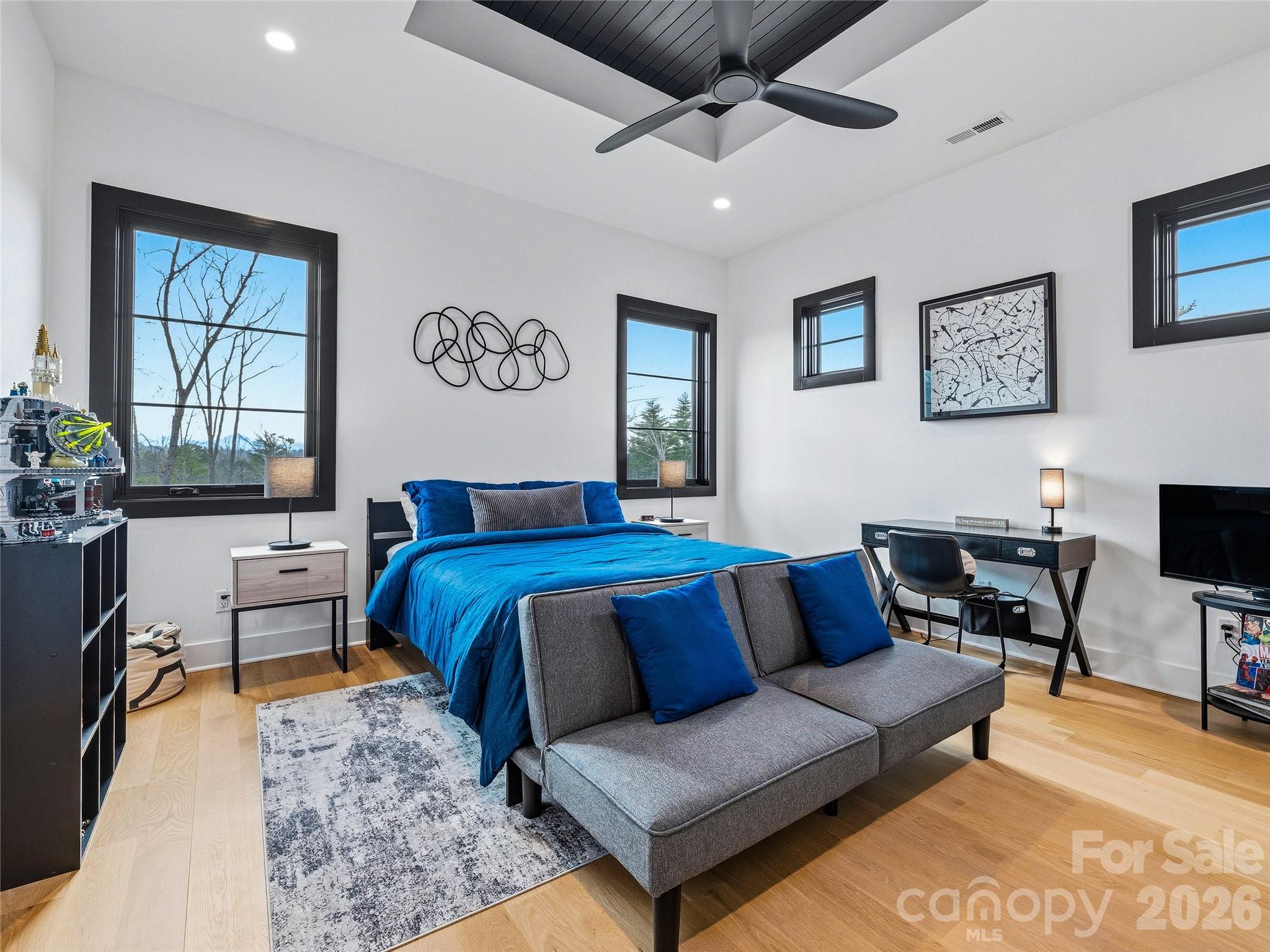 361 Belle Isle Way — Asheville