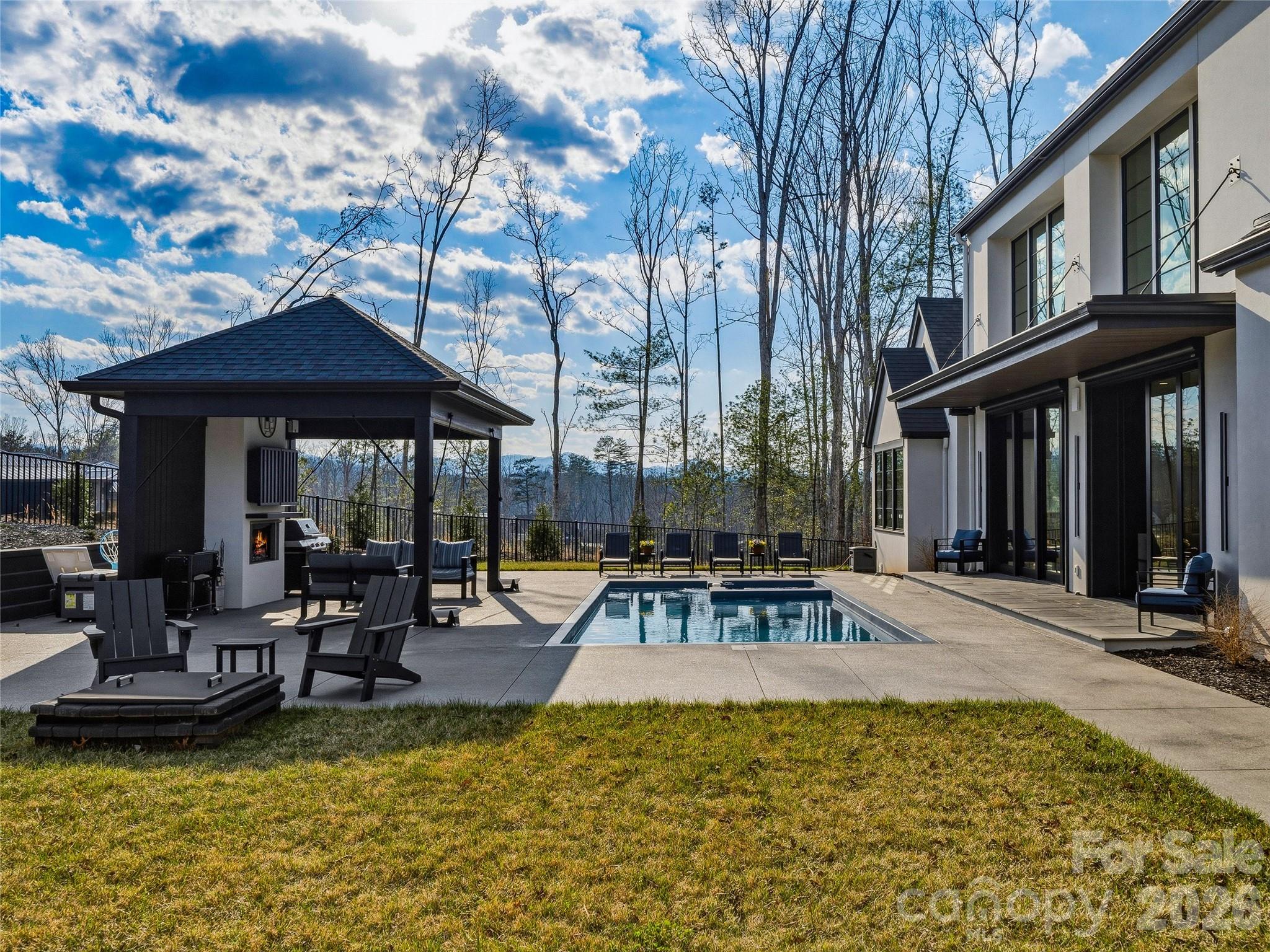 361 Belle Isle Way — Asheville