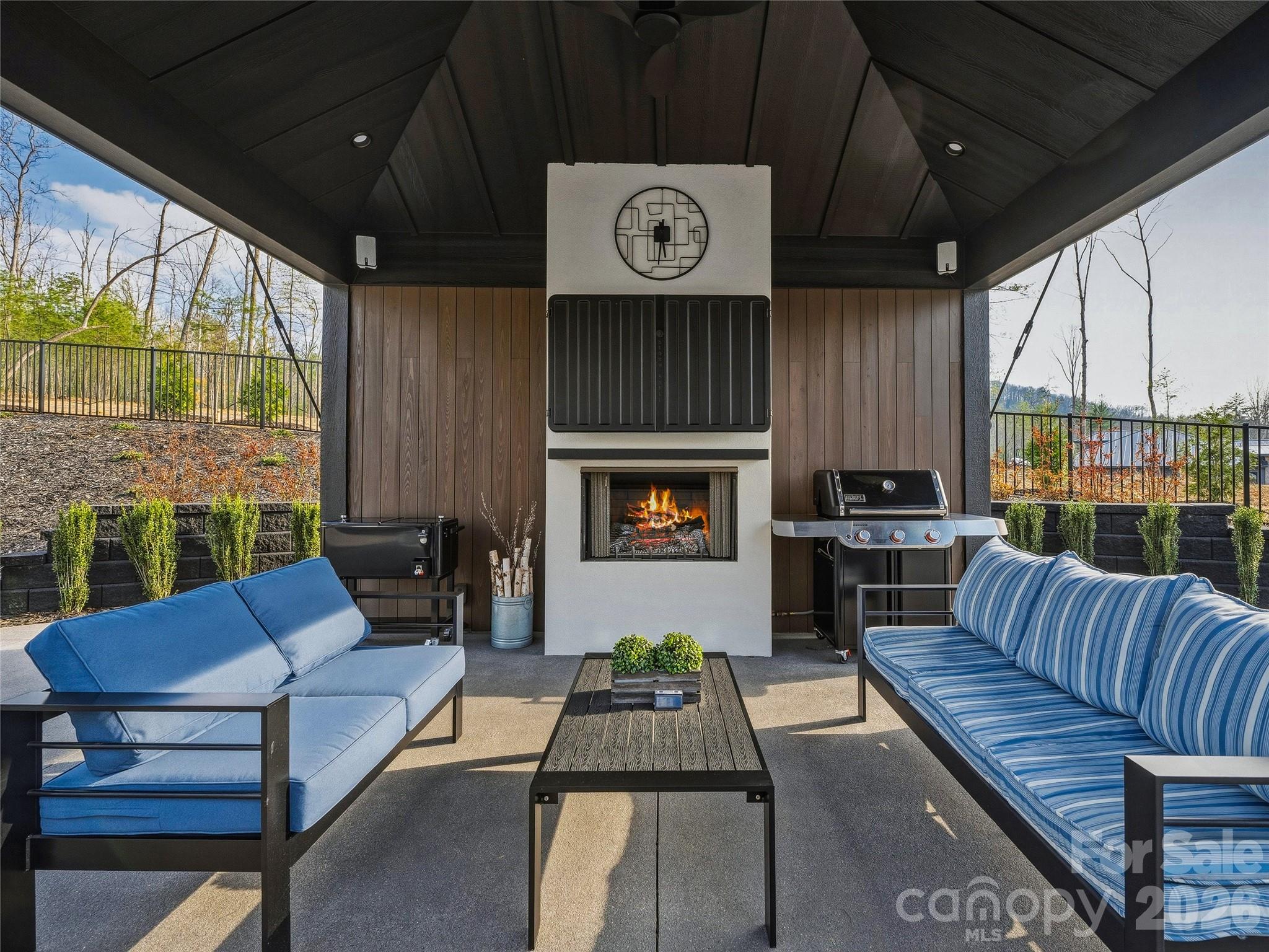 361 Belle Isle Way — Asheville