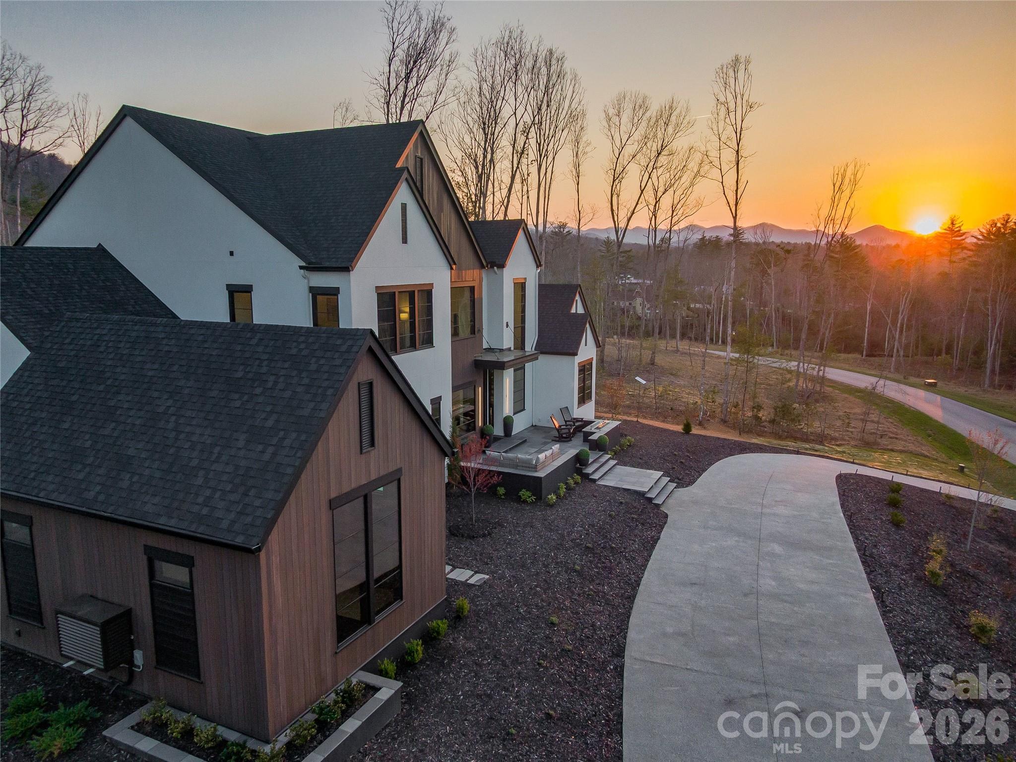 361 Belle Isle Way — Asheville