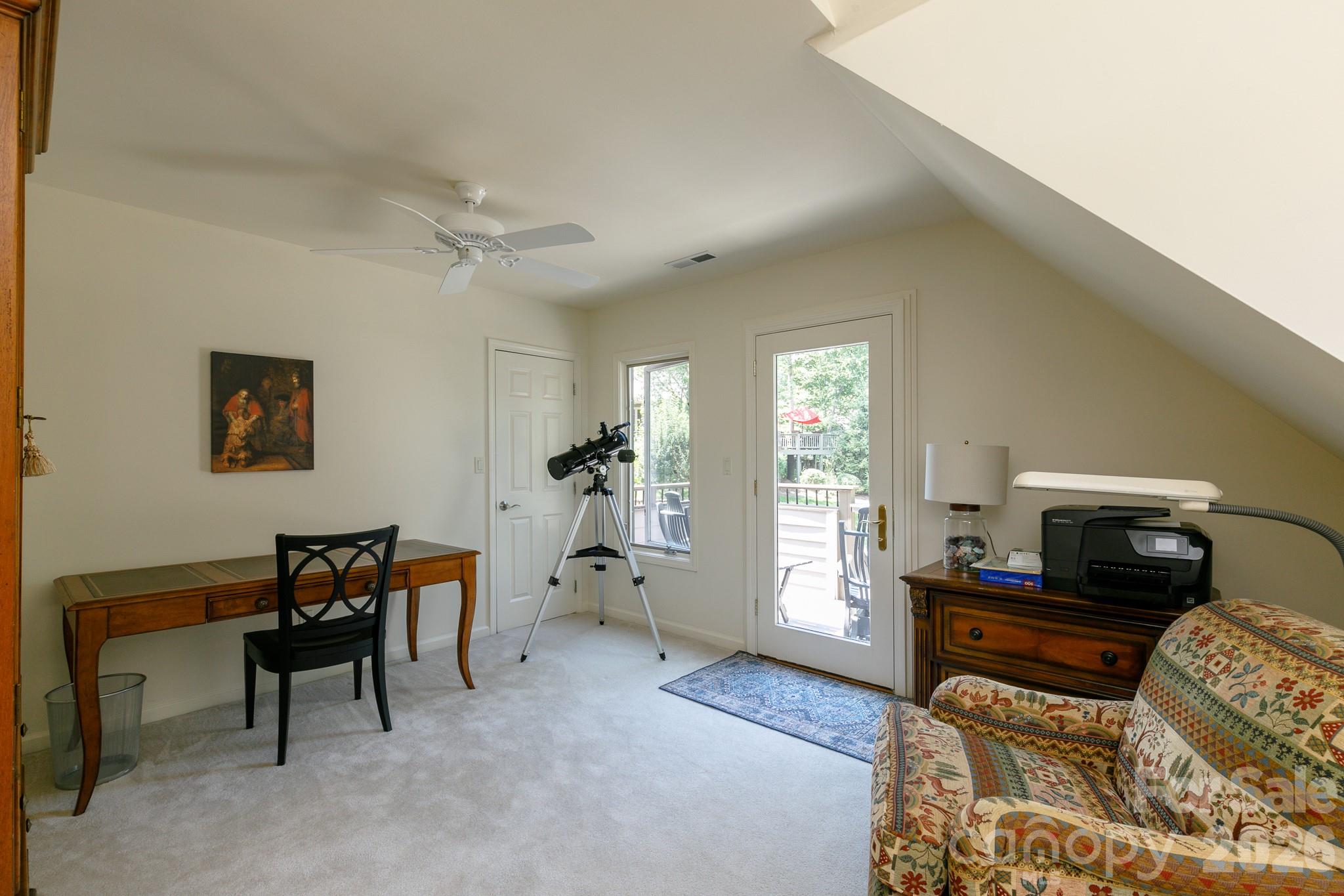 410 Springhouse Drive — Burnsville
