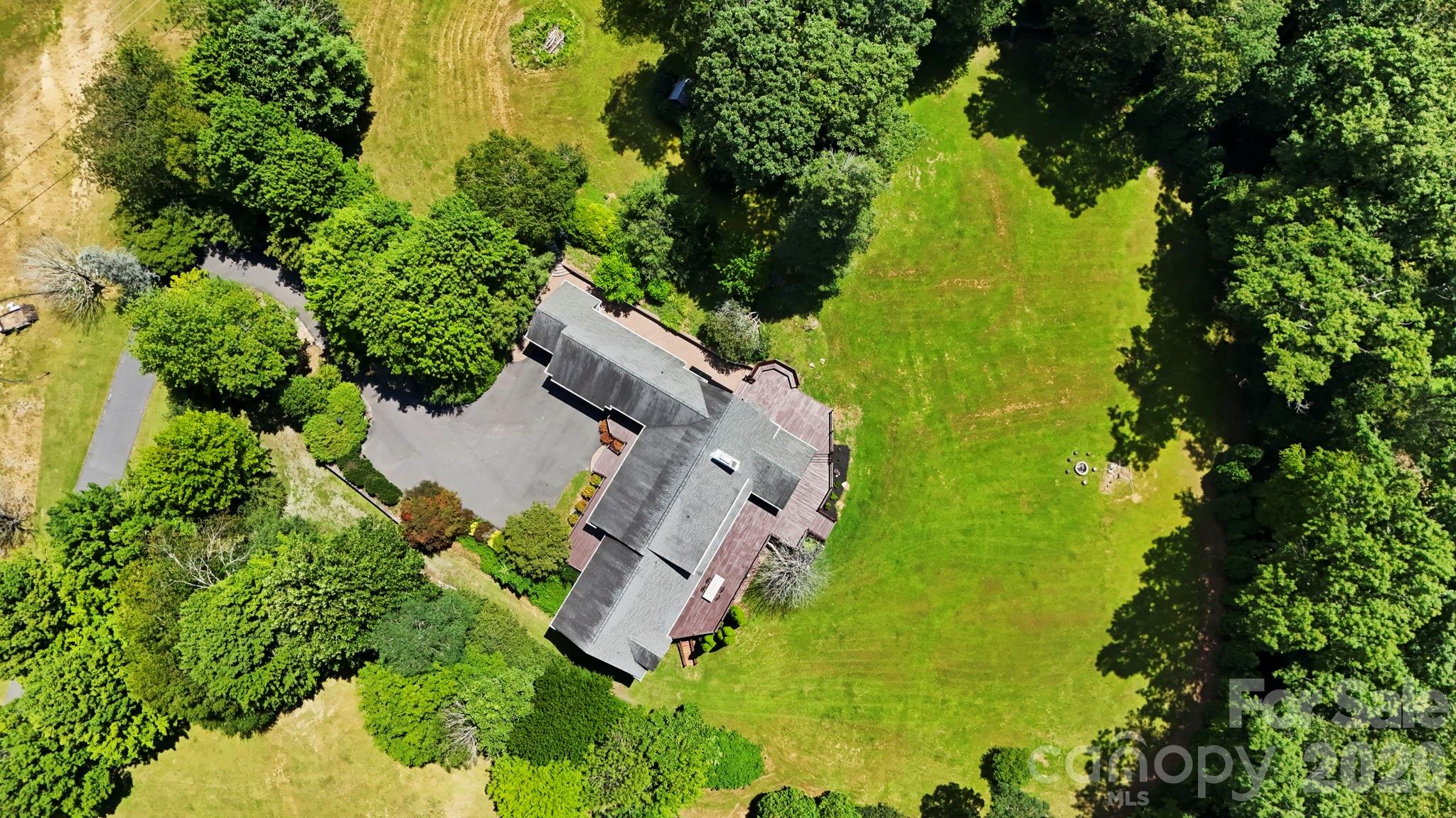 140 Wilson Ridge Road — Boone