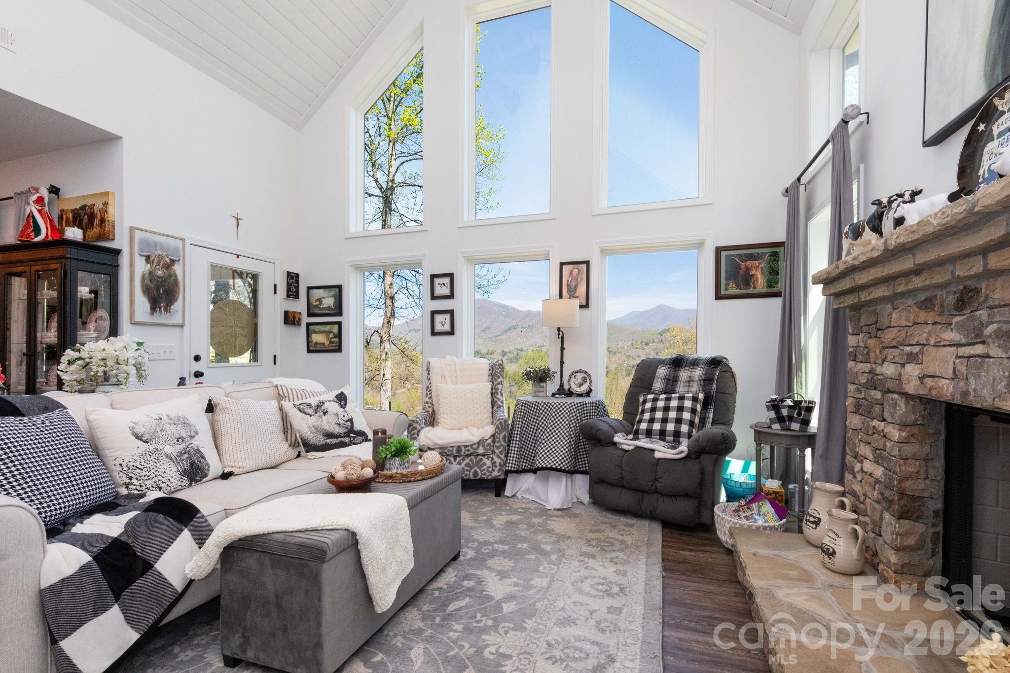 153 Fairlane Loop — Whittier