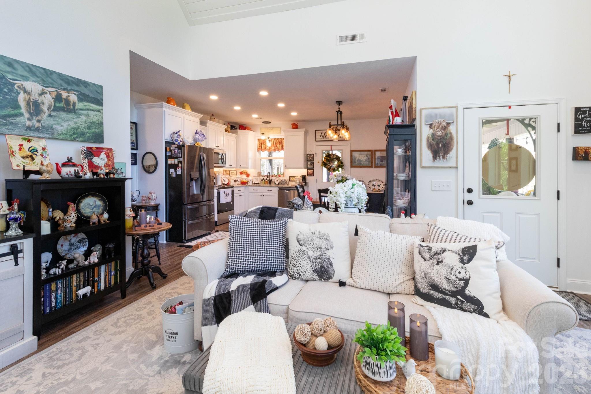 153 Fairlane Loop — Whittier