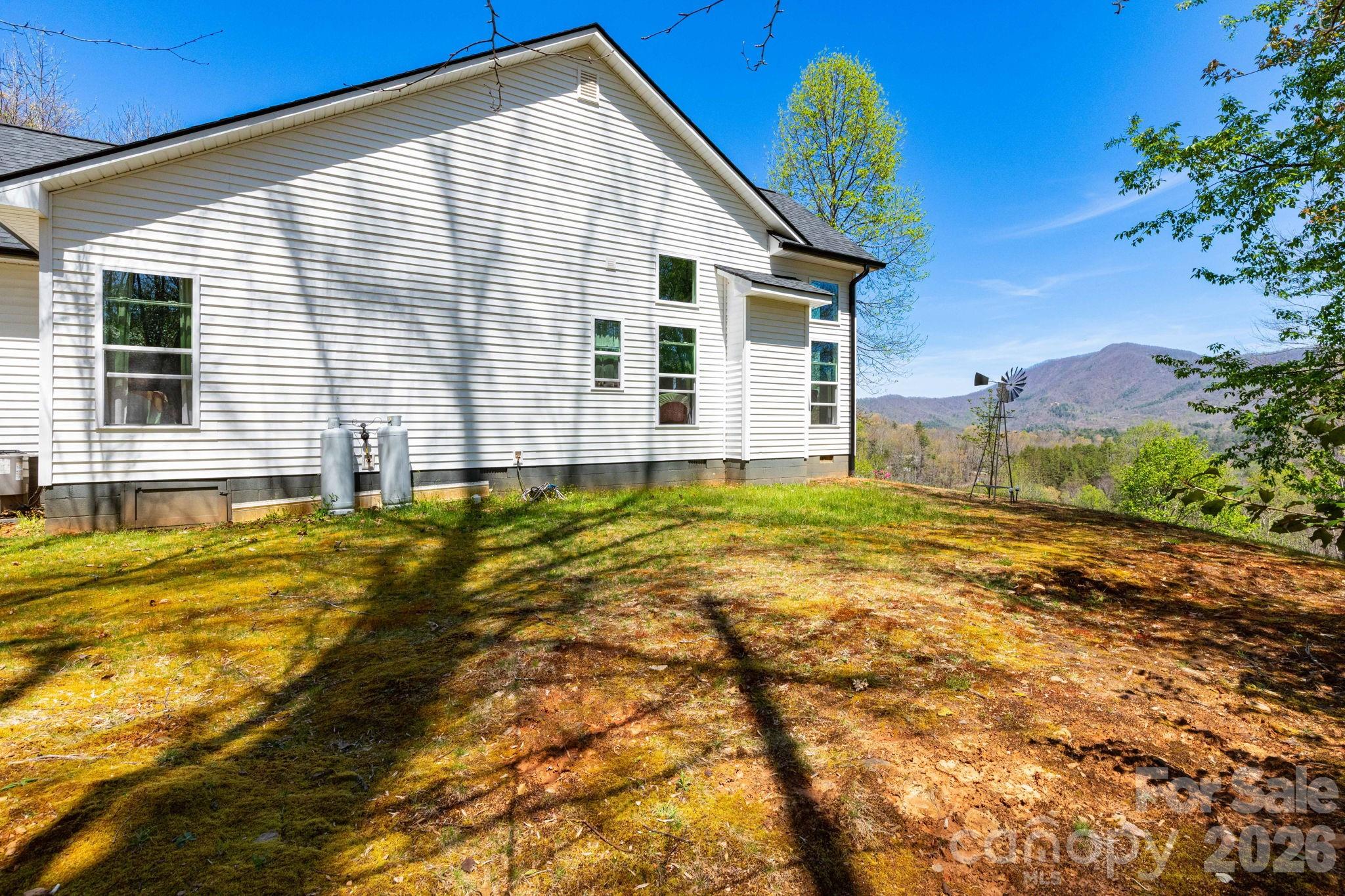 153 Fairlane Loop — Whittier