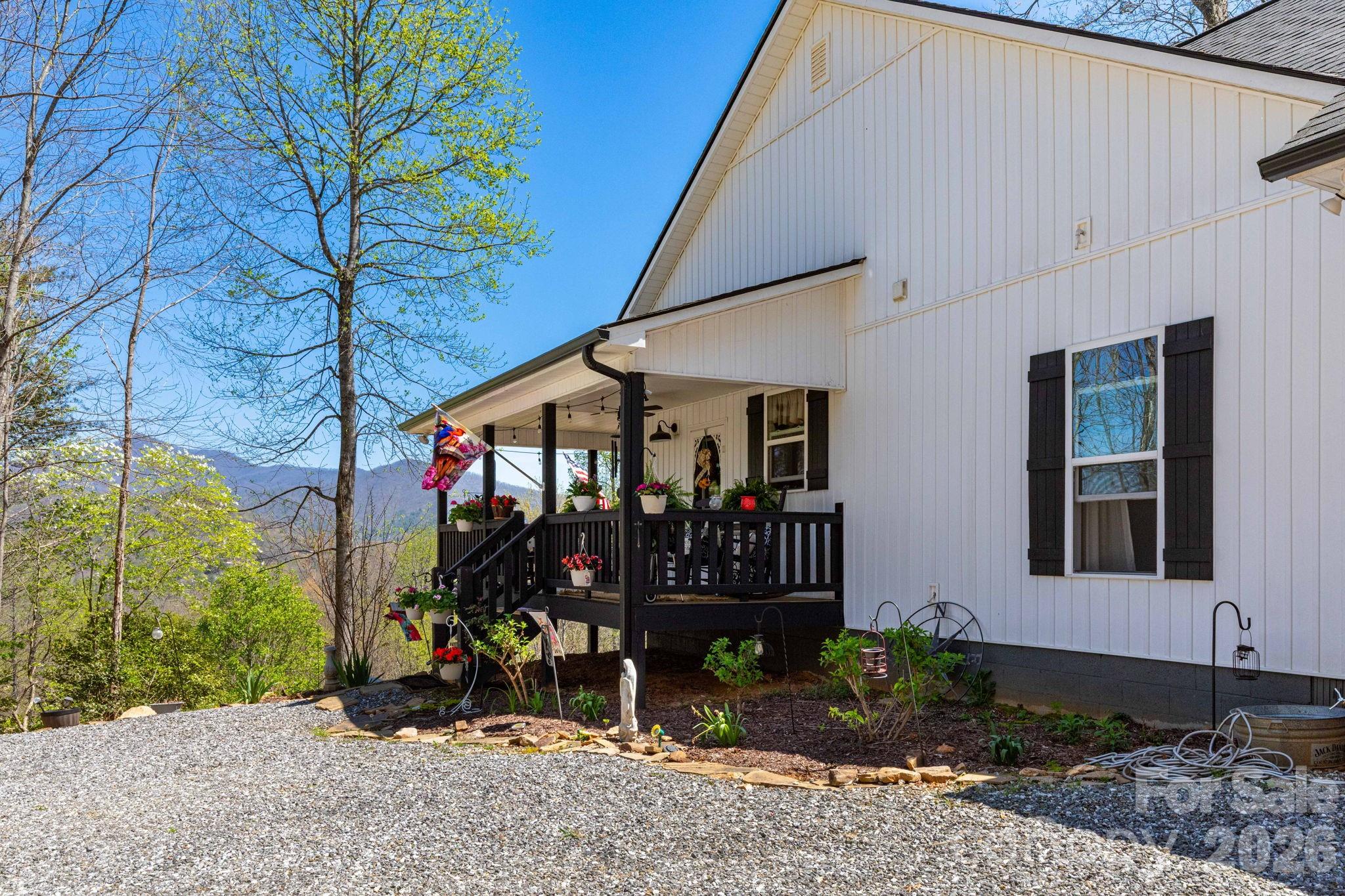 153 Fairlane Loop — Whittier