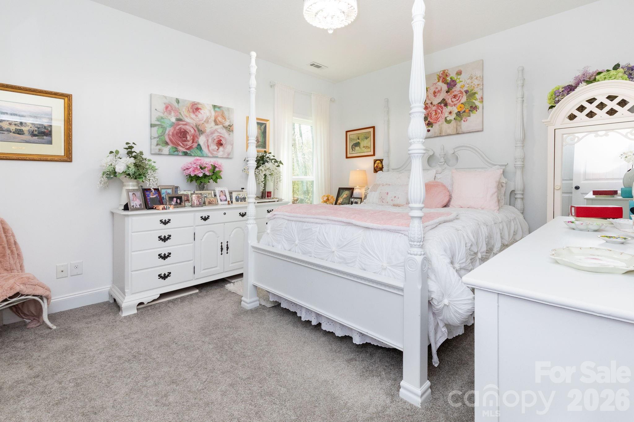 153 Fairlane Loop — Whittier