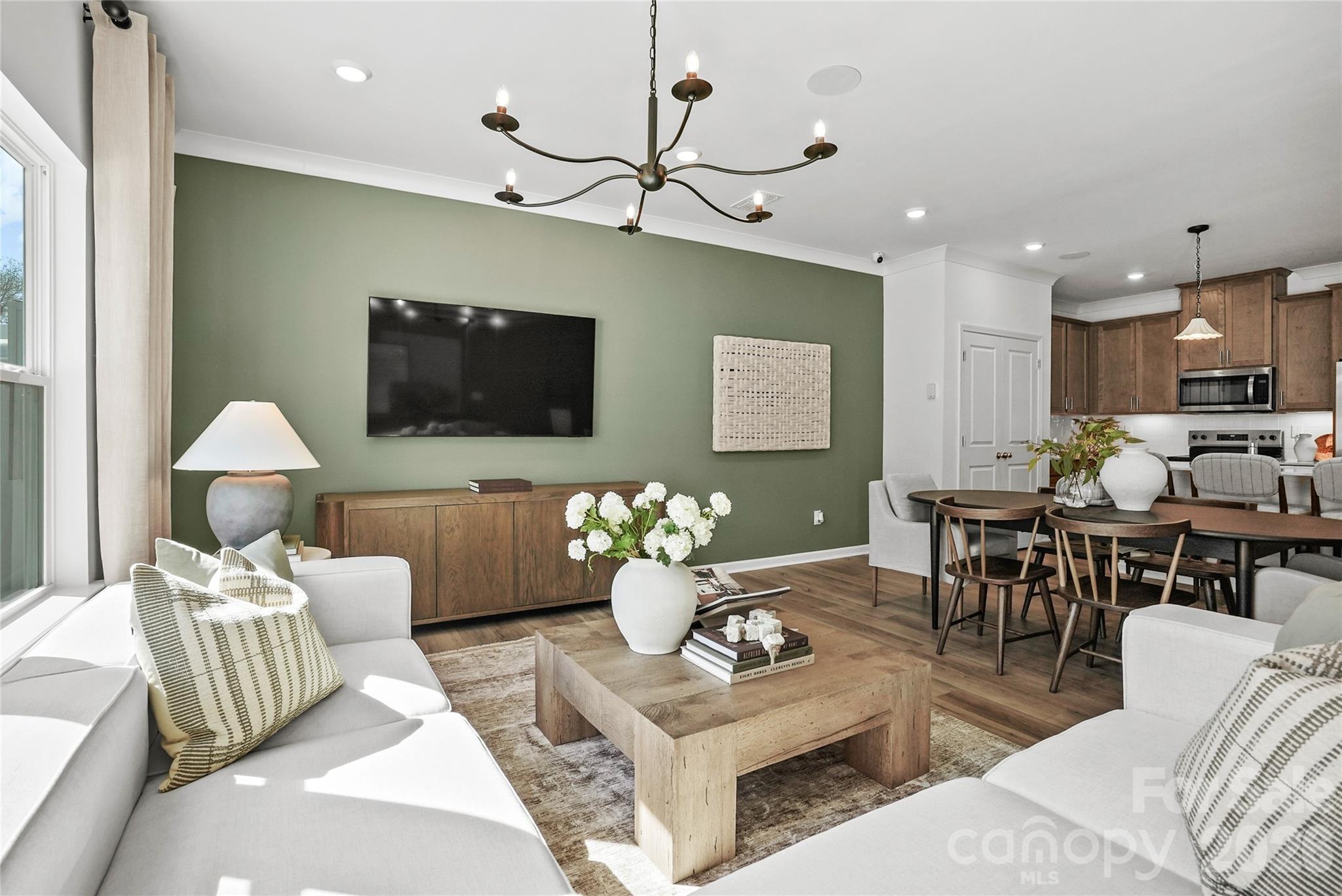 11912 Oak Street — Charlotte