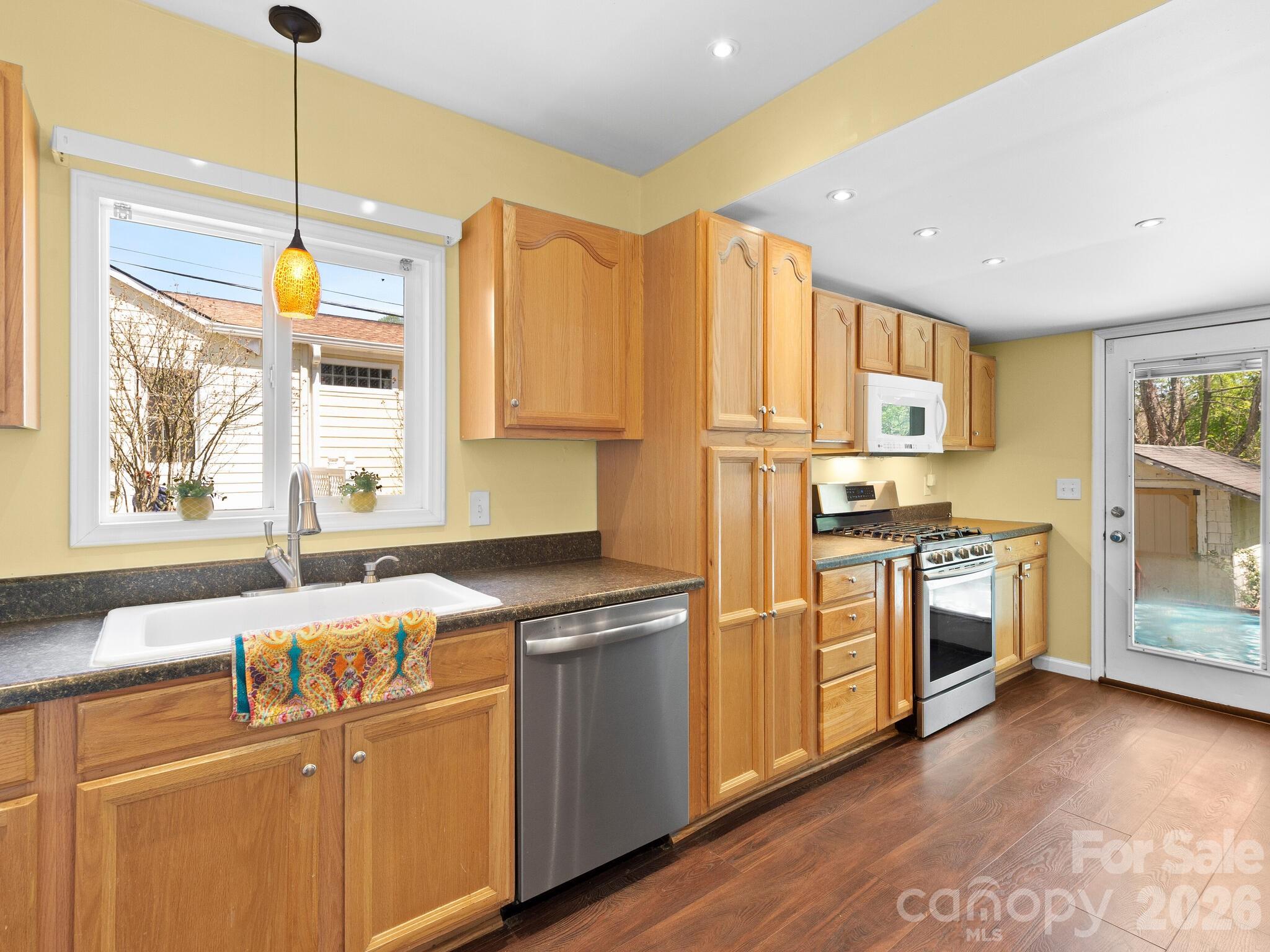 1614 Ridgewood Boulevard — Hendersonville