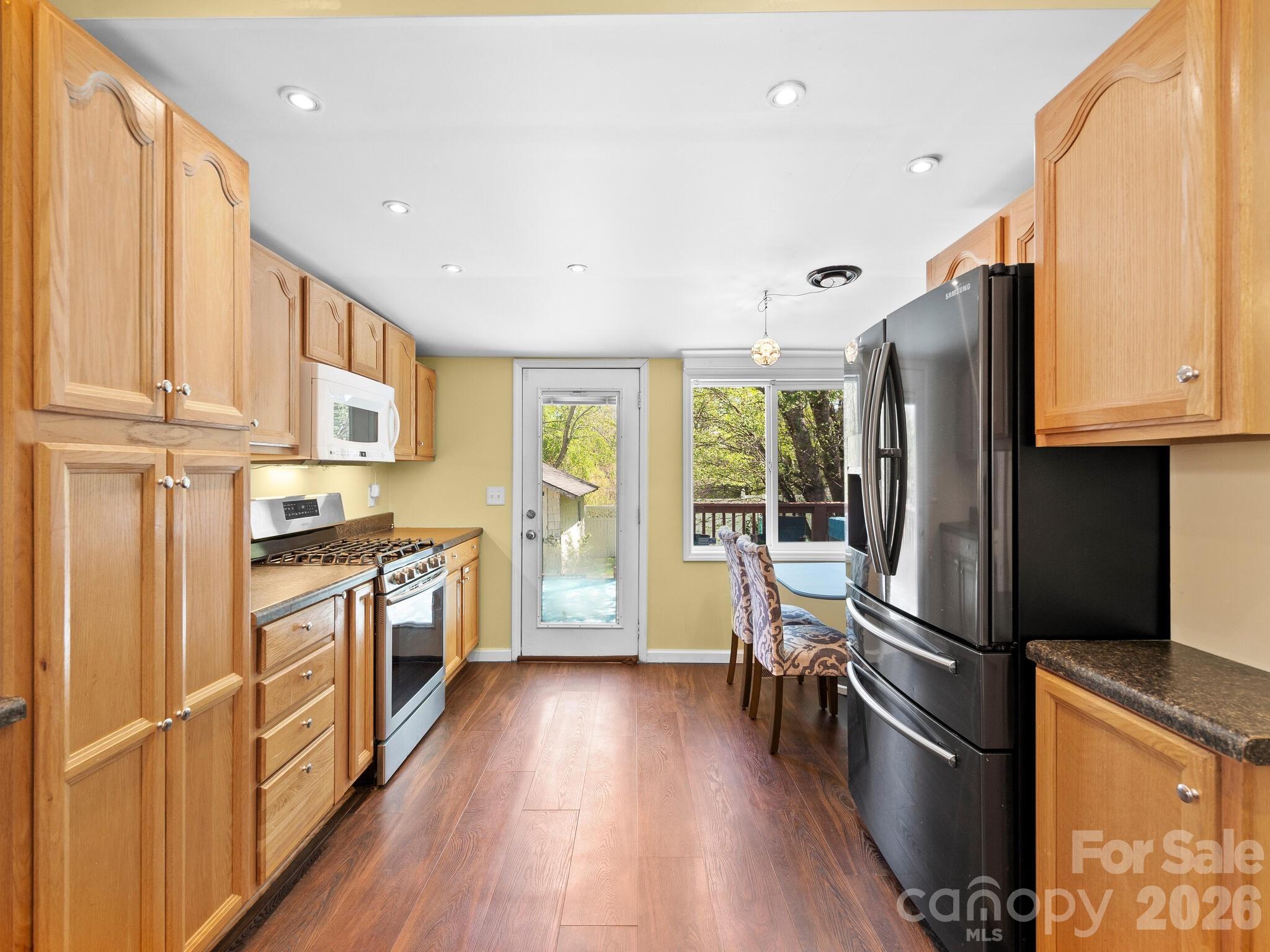 1614 Ridgewood Boulevard — Hendersonville