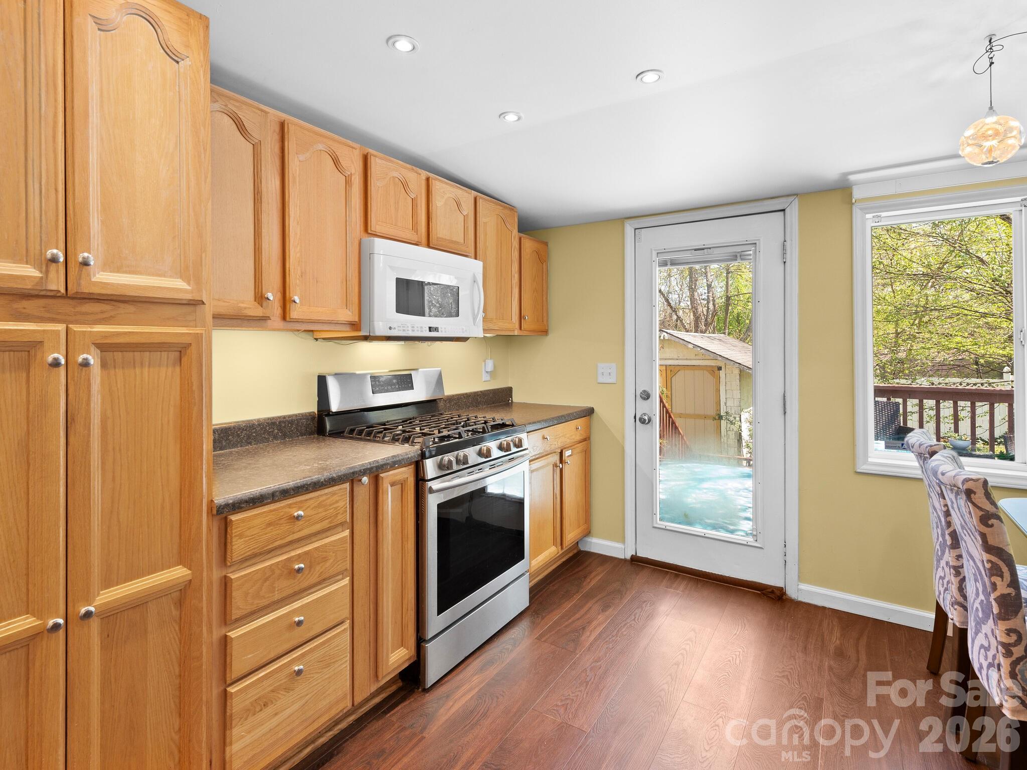 1614 Ridgewood Boulevard — Hendersonville