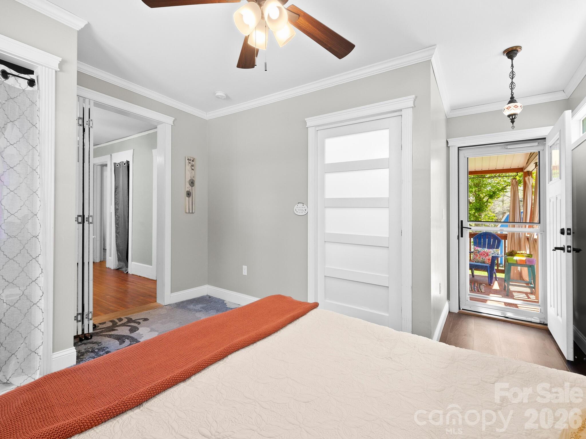 1614 Ridgewood Boulevard — Hendersonville