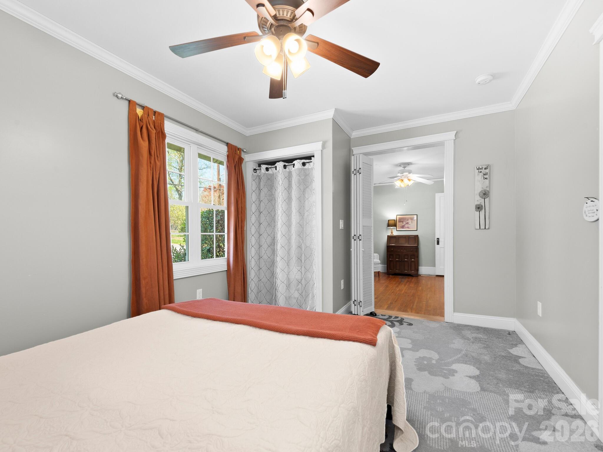1614 Ridgewood Boulevard — Hendersonville