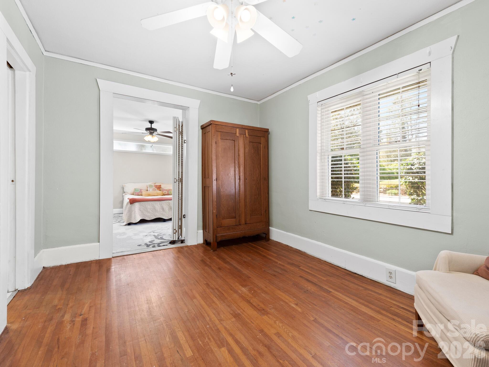 1614 Ridgewood Boulevard — Hendersonville