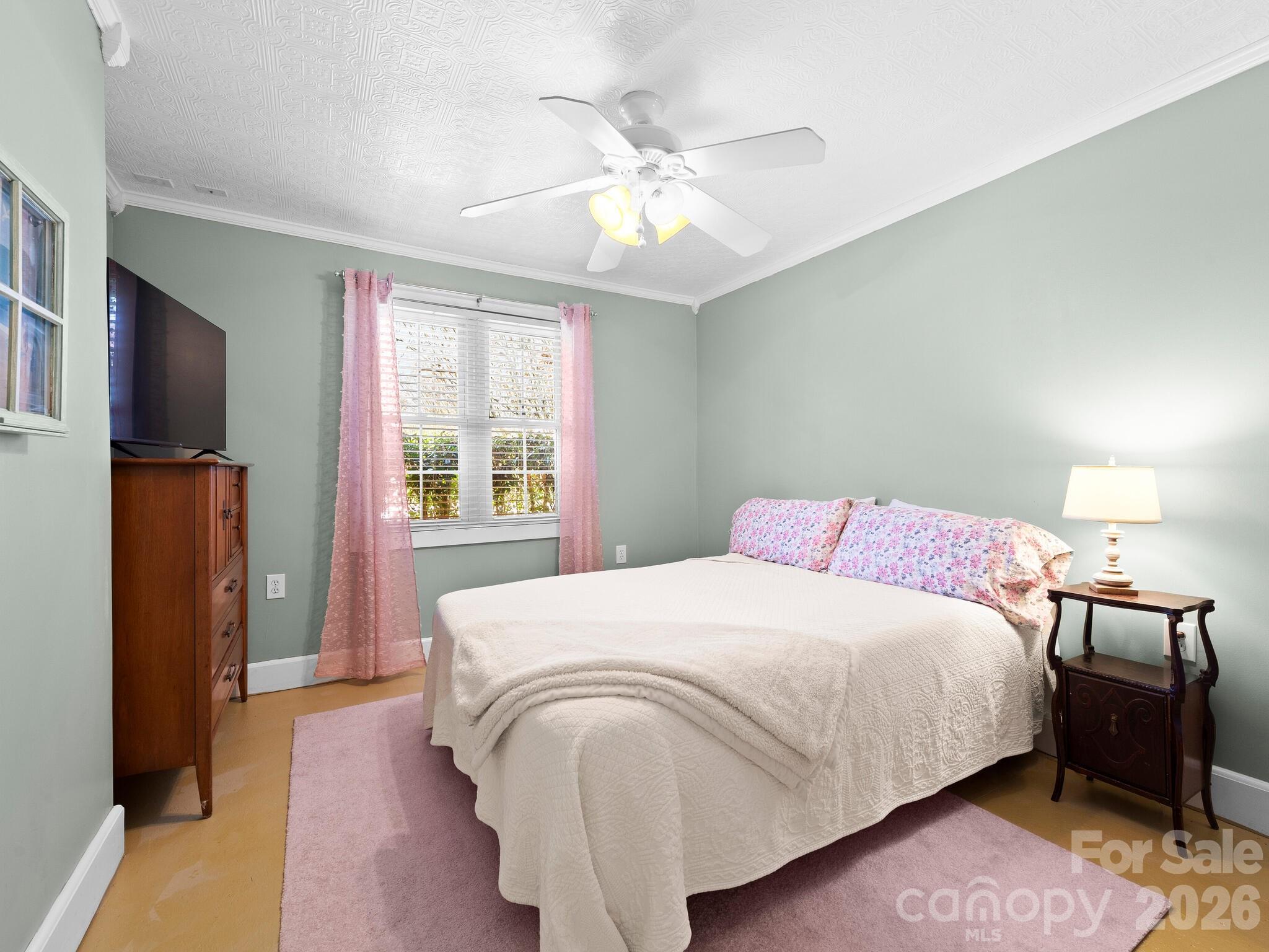1614 Ridgewood Boulevard — Hendersonville