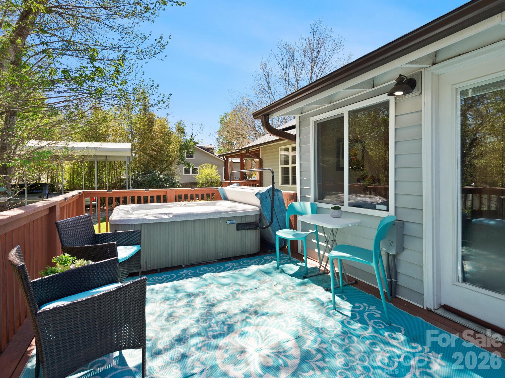 1614 Ridgewood Boulevard — Hendersonville