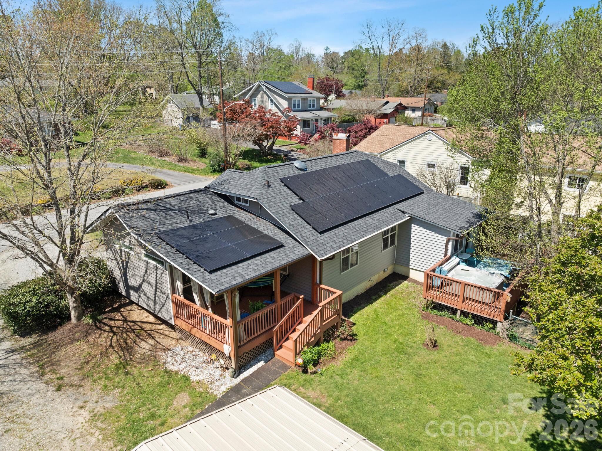 1614 Ridgewood Boulevard — Hendersonville