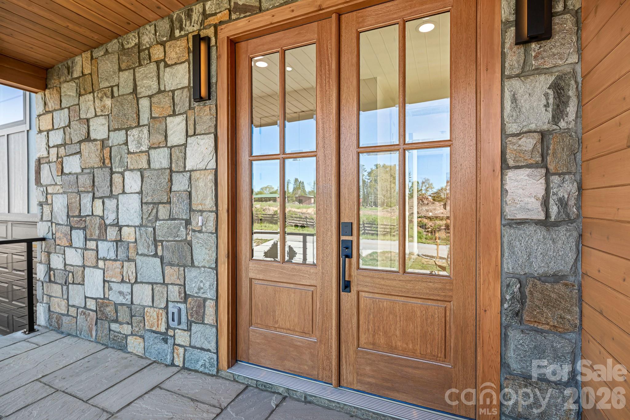 742 New Hope Road — Flat Rock