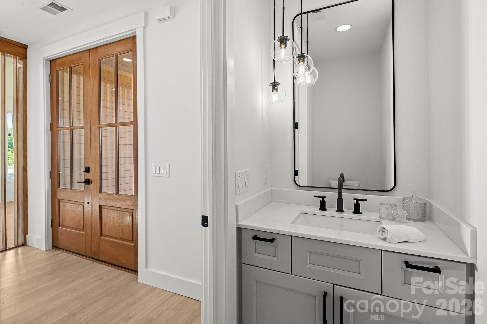 742 New Hope Road — Flat Rock