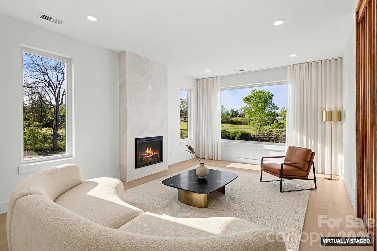 742 New Hope Road — Flat Rock