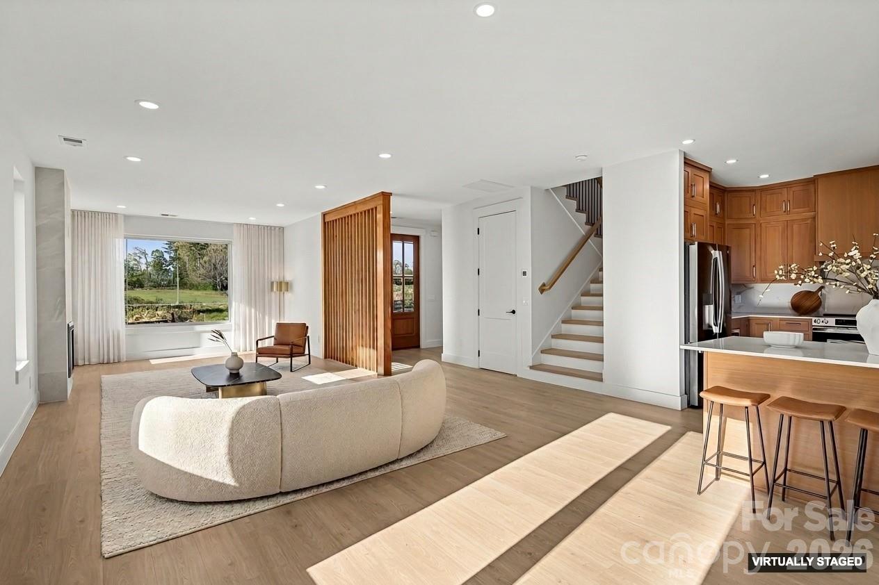 742 New Hope Road — Flat Rock