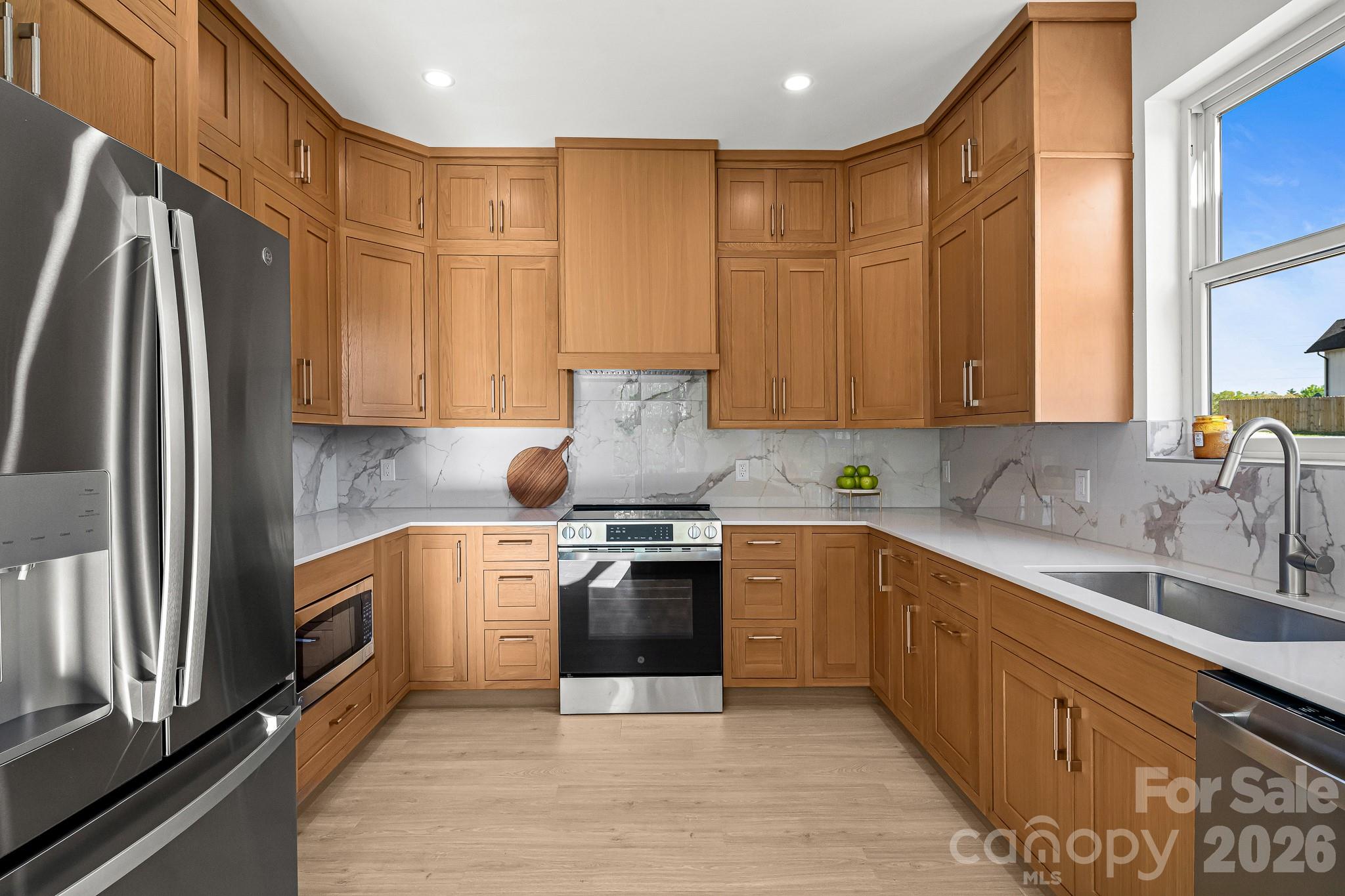 742 New Hope Road — Flat Rock