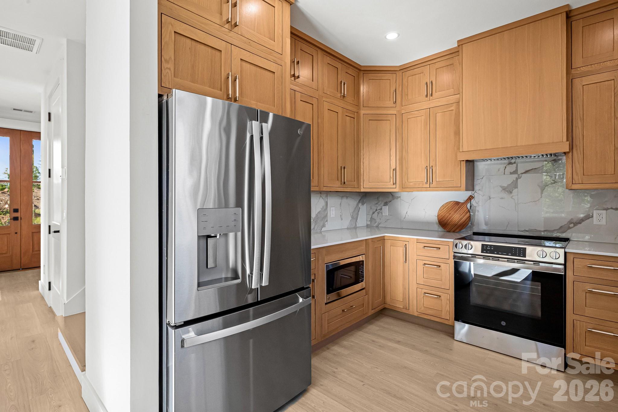 742 New Hope Road — Flat Rock