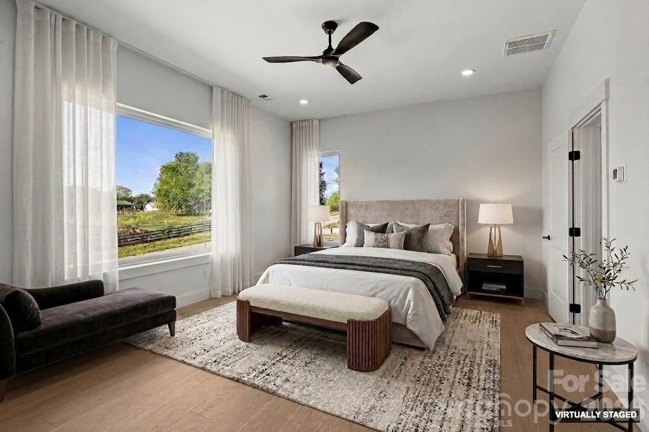 742 New Hope Road — Flat Rock