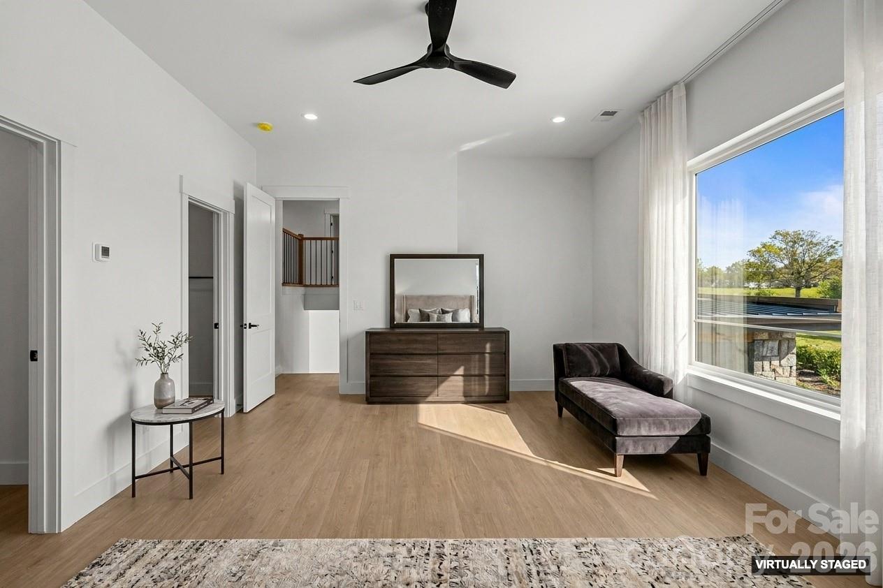 742 New Hope Road — Flat Rock
