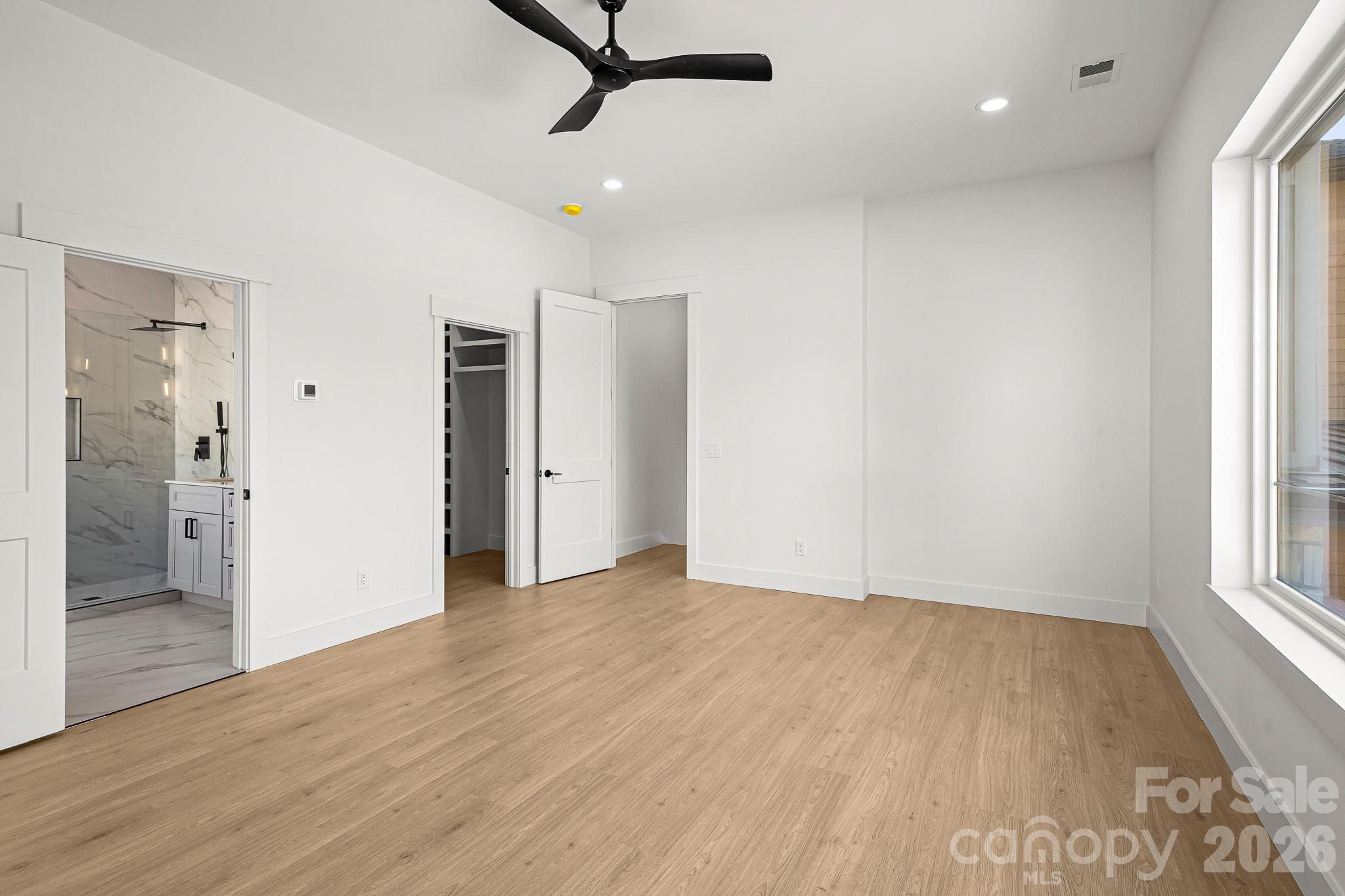 742 New Hope Road — Flat Rock