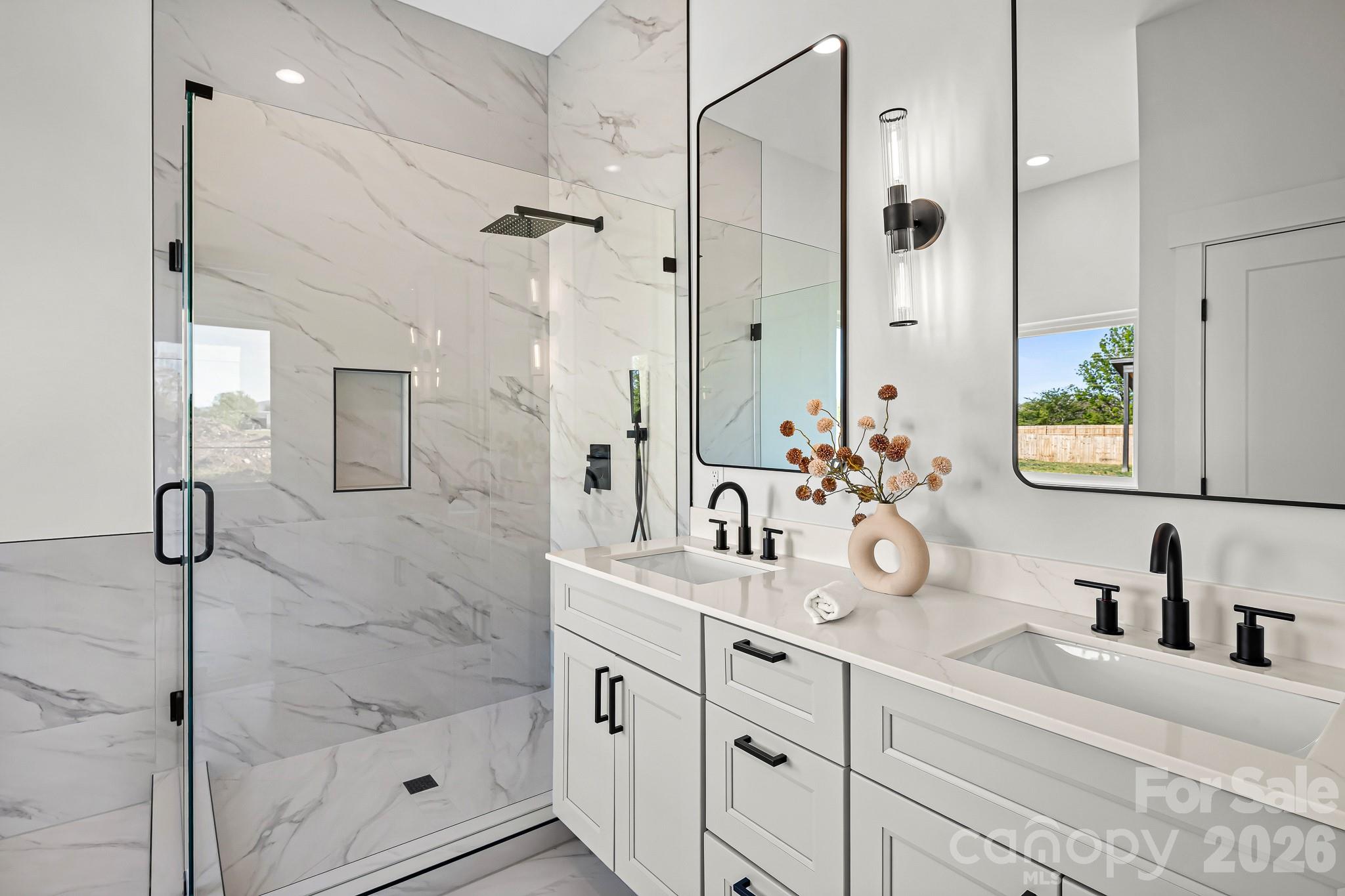 742 New Hope Road — Flat Rock