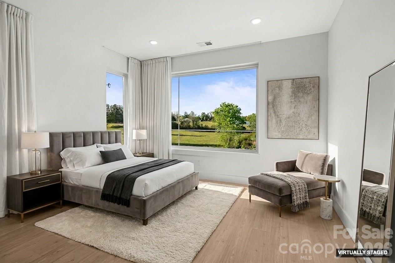742 New Hope Road — Flat Rock