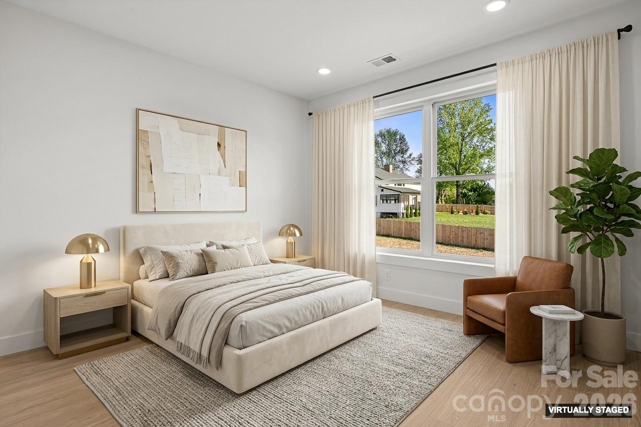 742 New Hope Road — Flat Rock