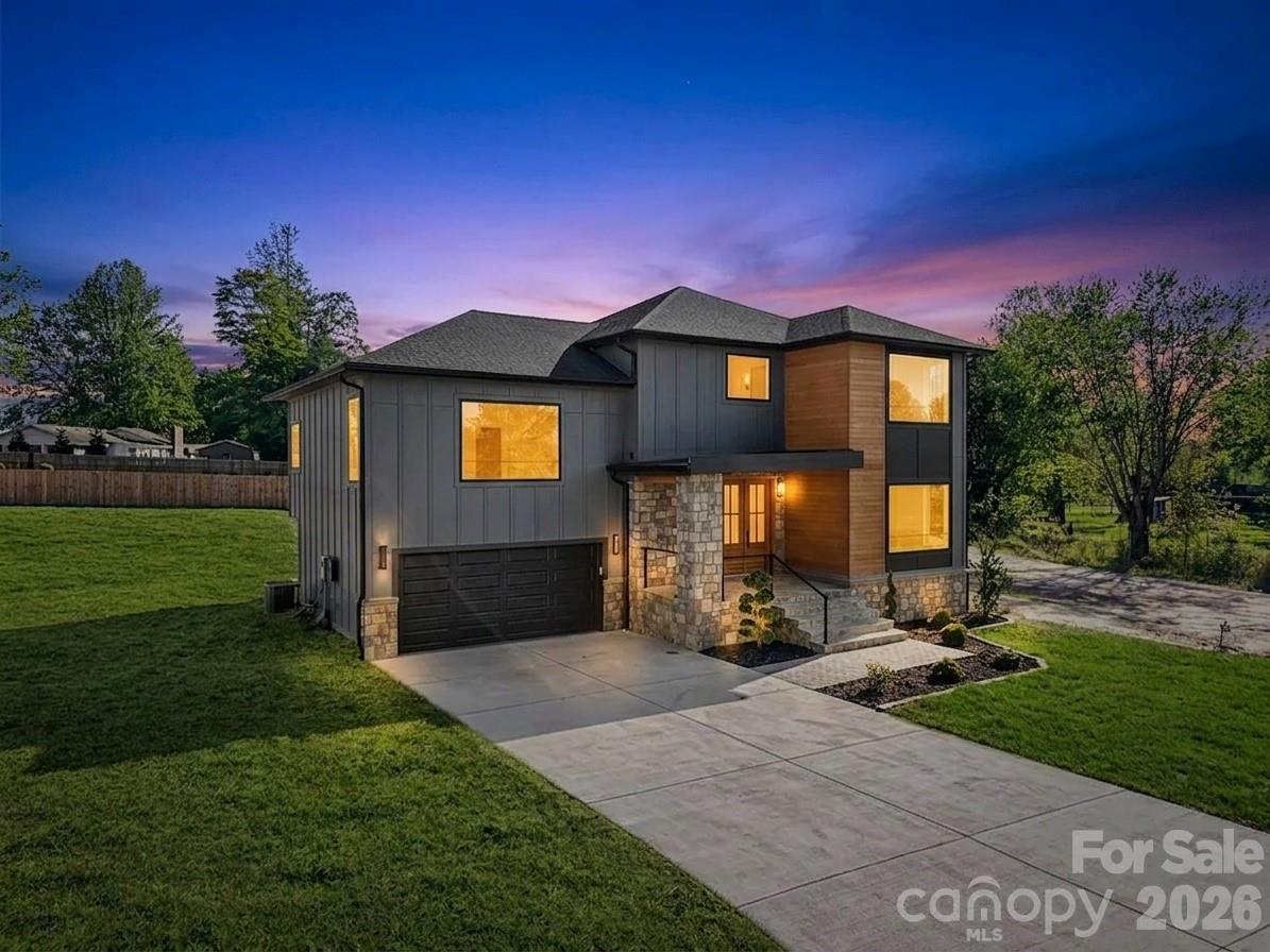 742 New Hope Road — Flat Rock