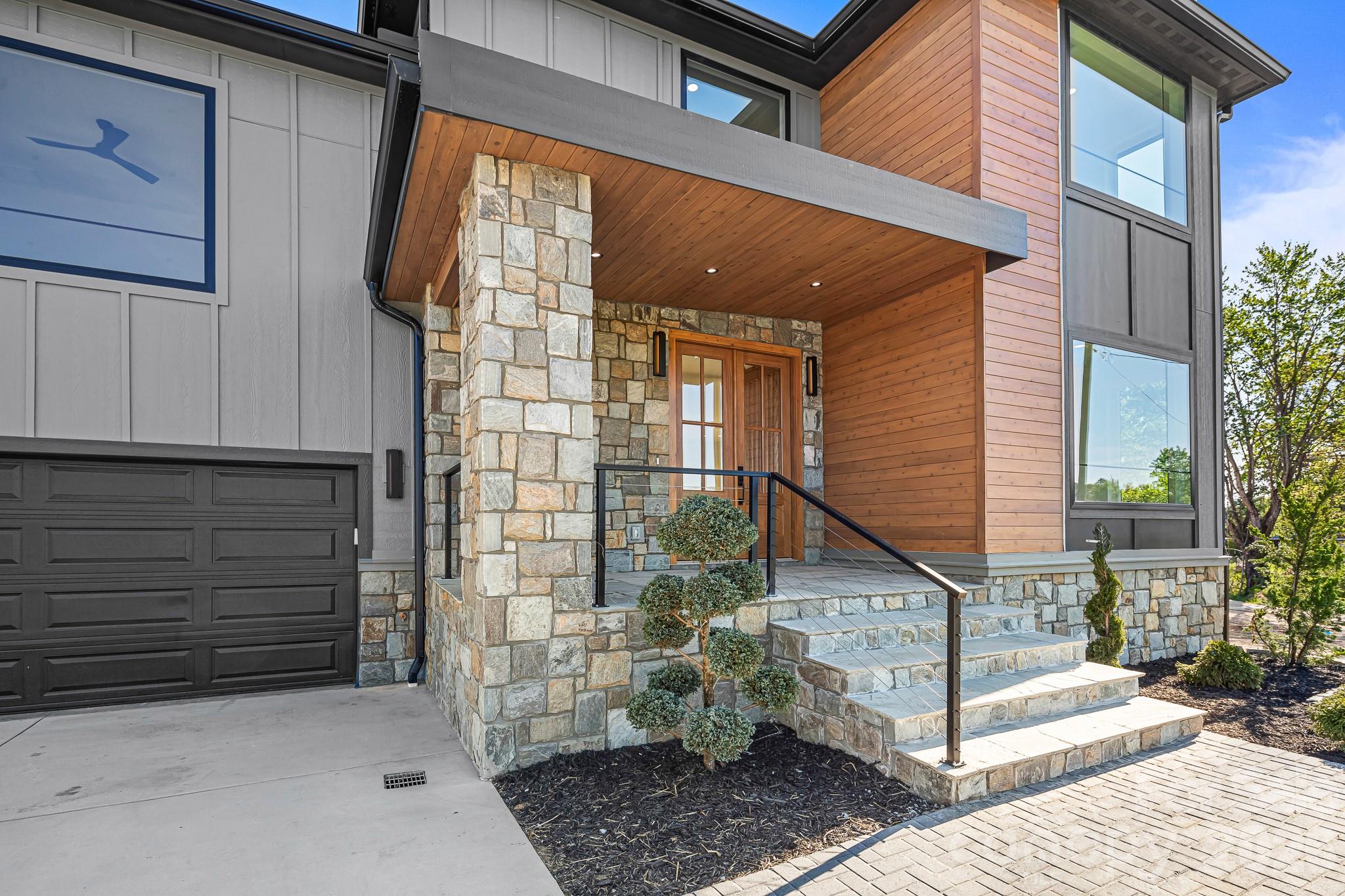 742 New Hope Road — Flat Rock