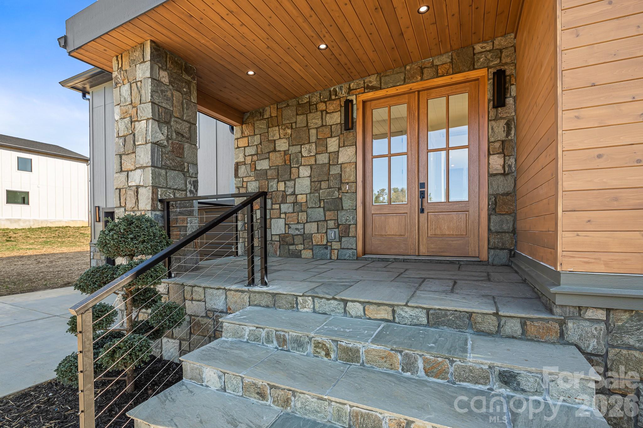 742 New Hope Road — Flat Rock