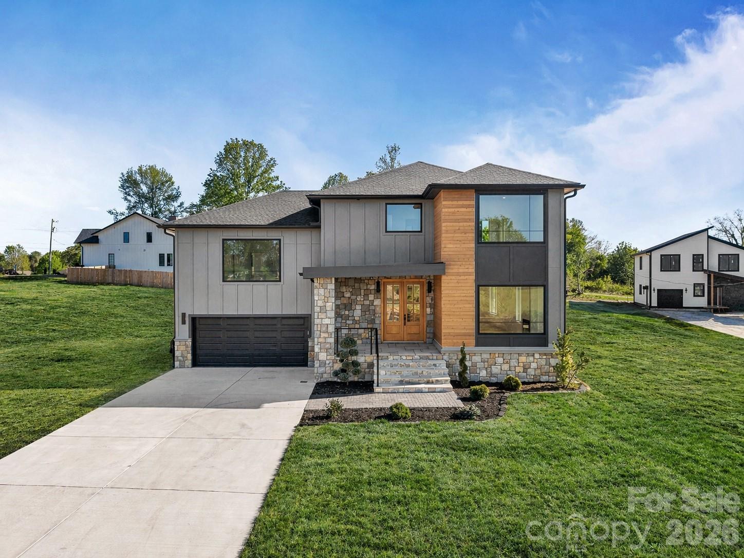 742 New Hope Road — Flat Rock
