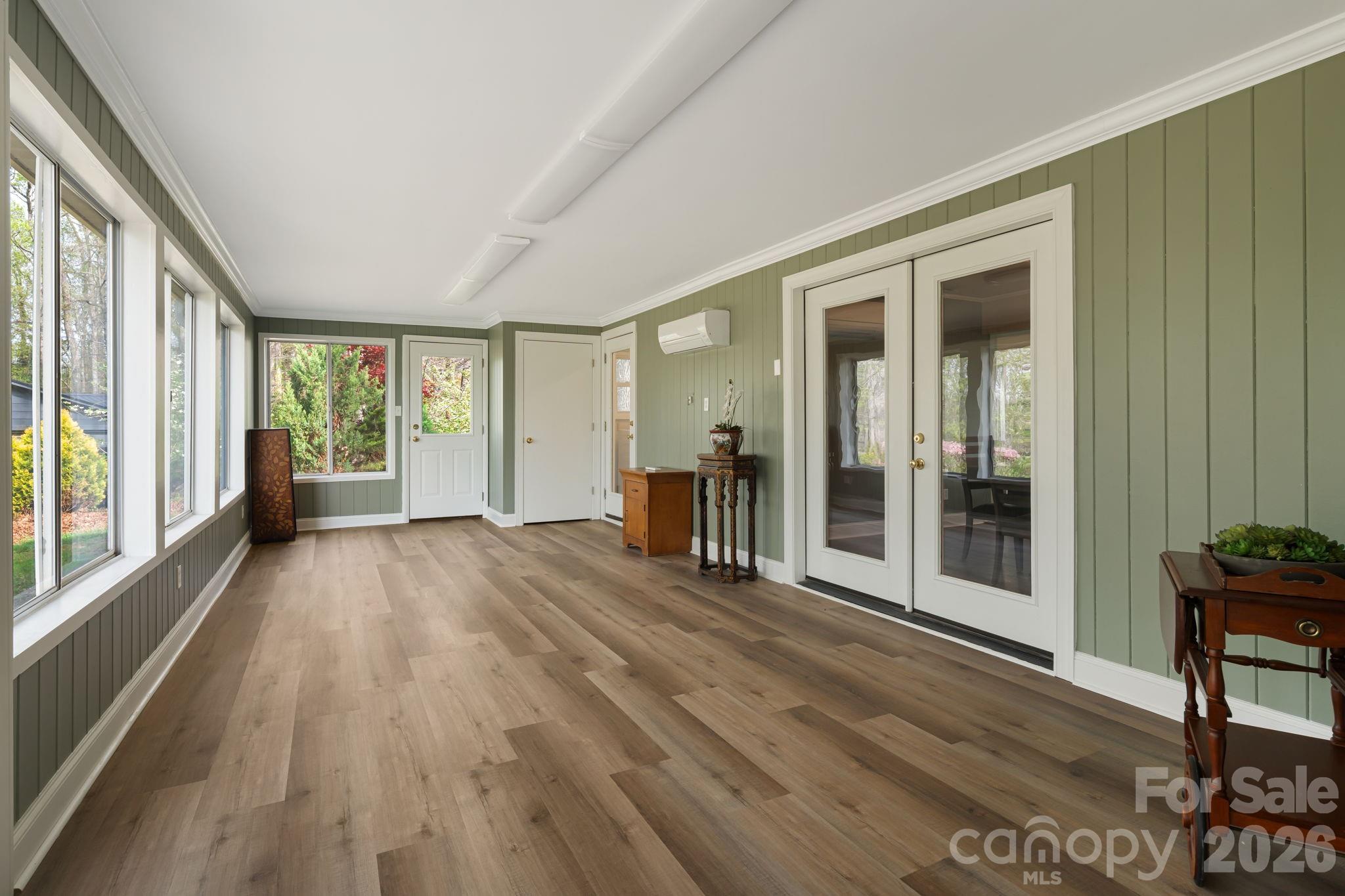 87 W Oakview Road — Asheville