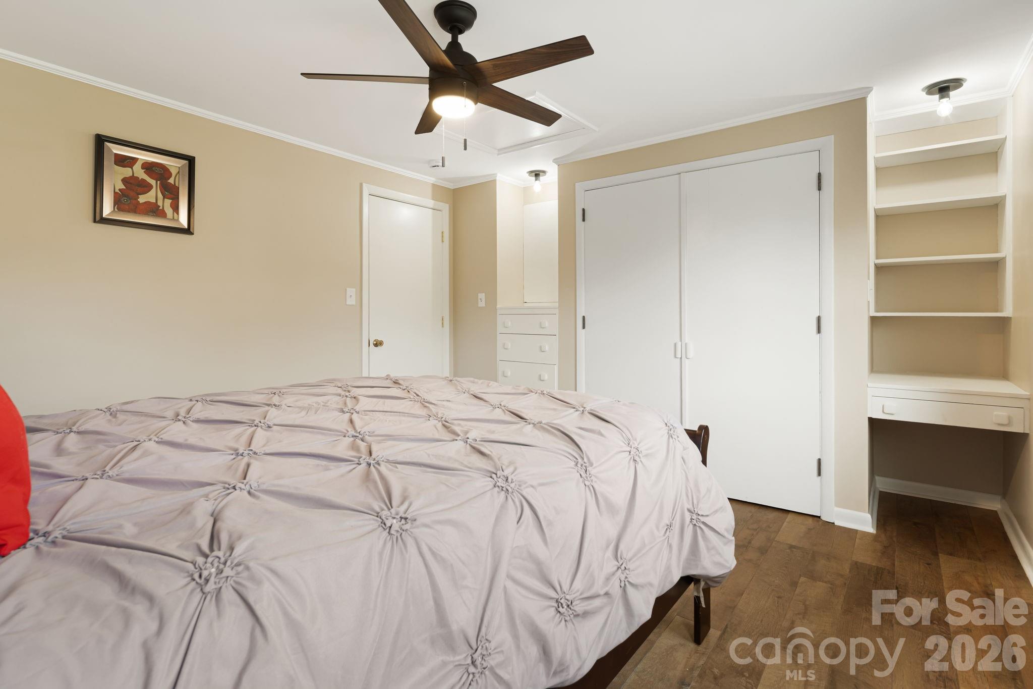 87 W Oakview Road — Asheville