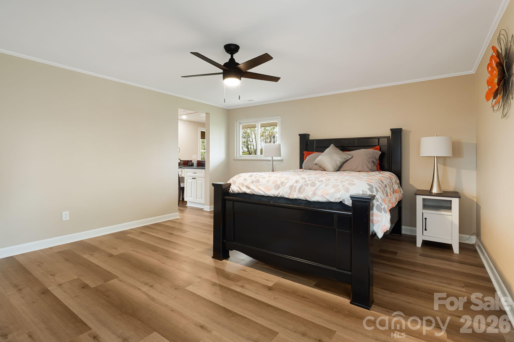 87 W Oakview Road — Asheville