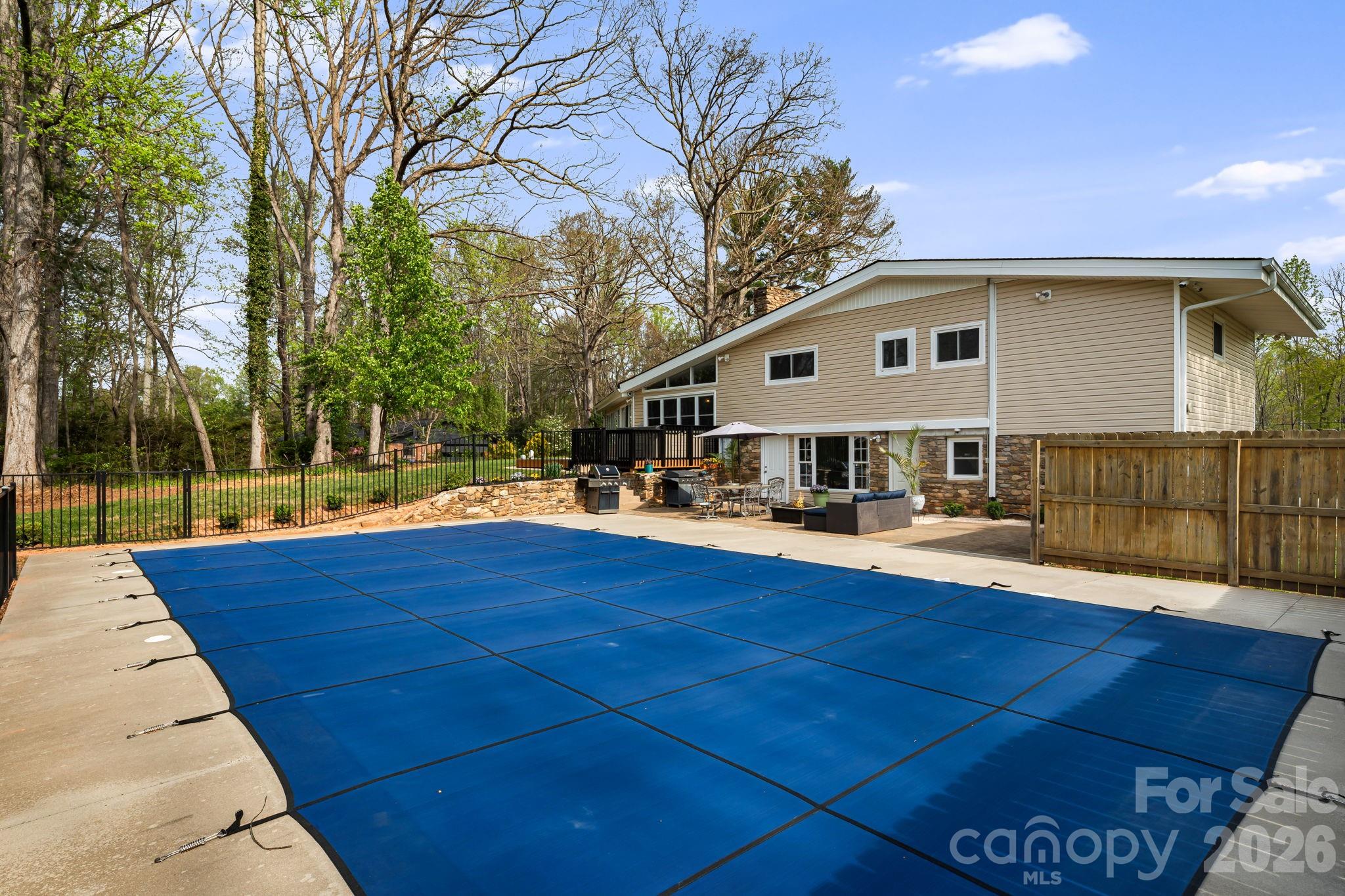87 W Oakview Road — Asheville