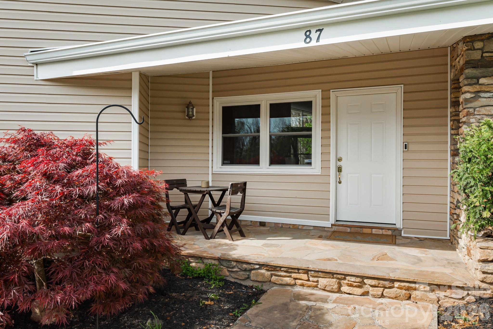 87 W Oakview Road — Asheville