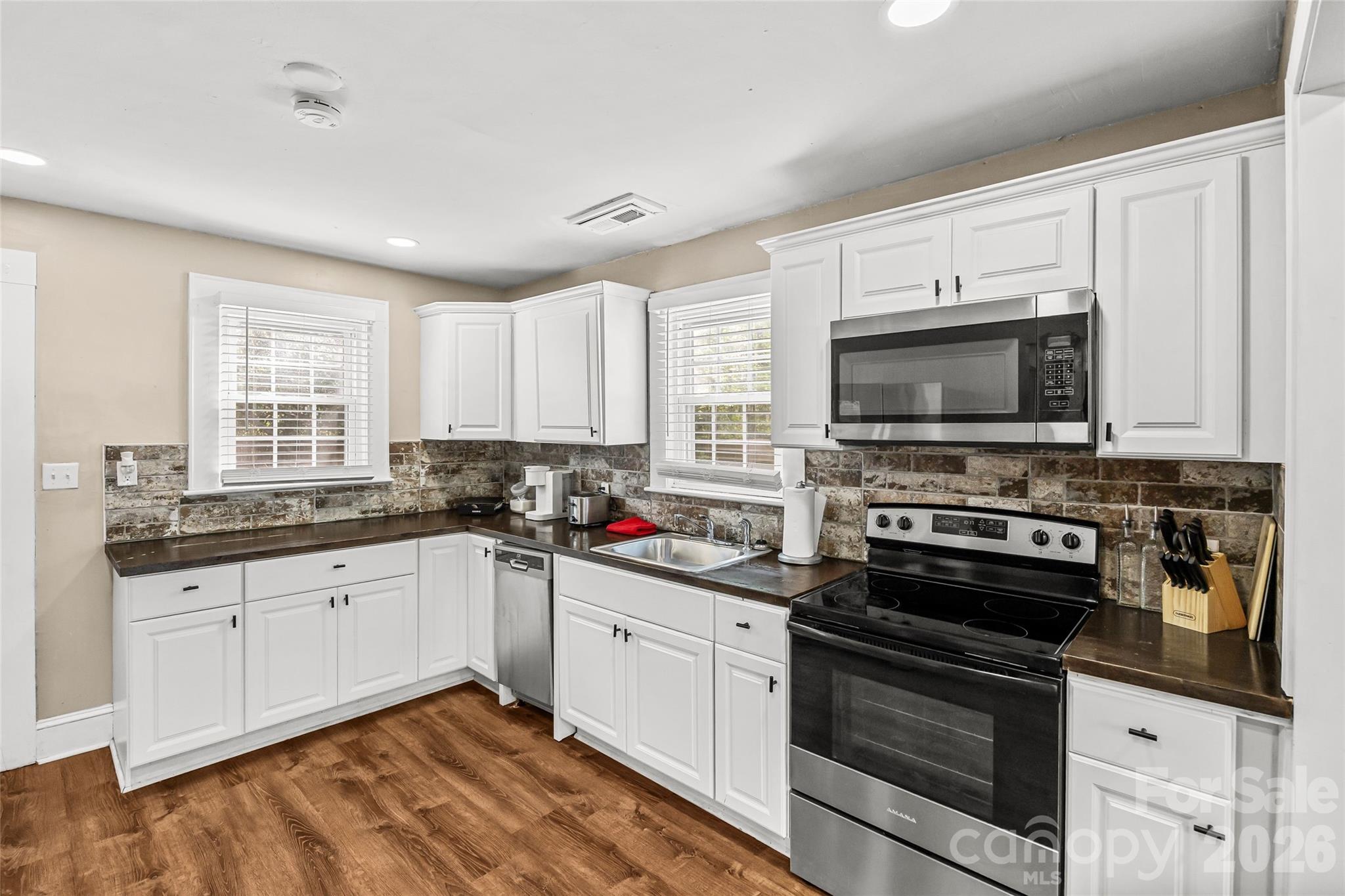 2738 Catalina Avenue — Charlotte