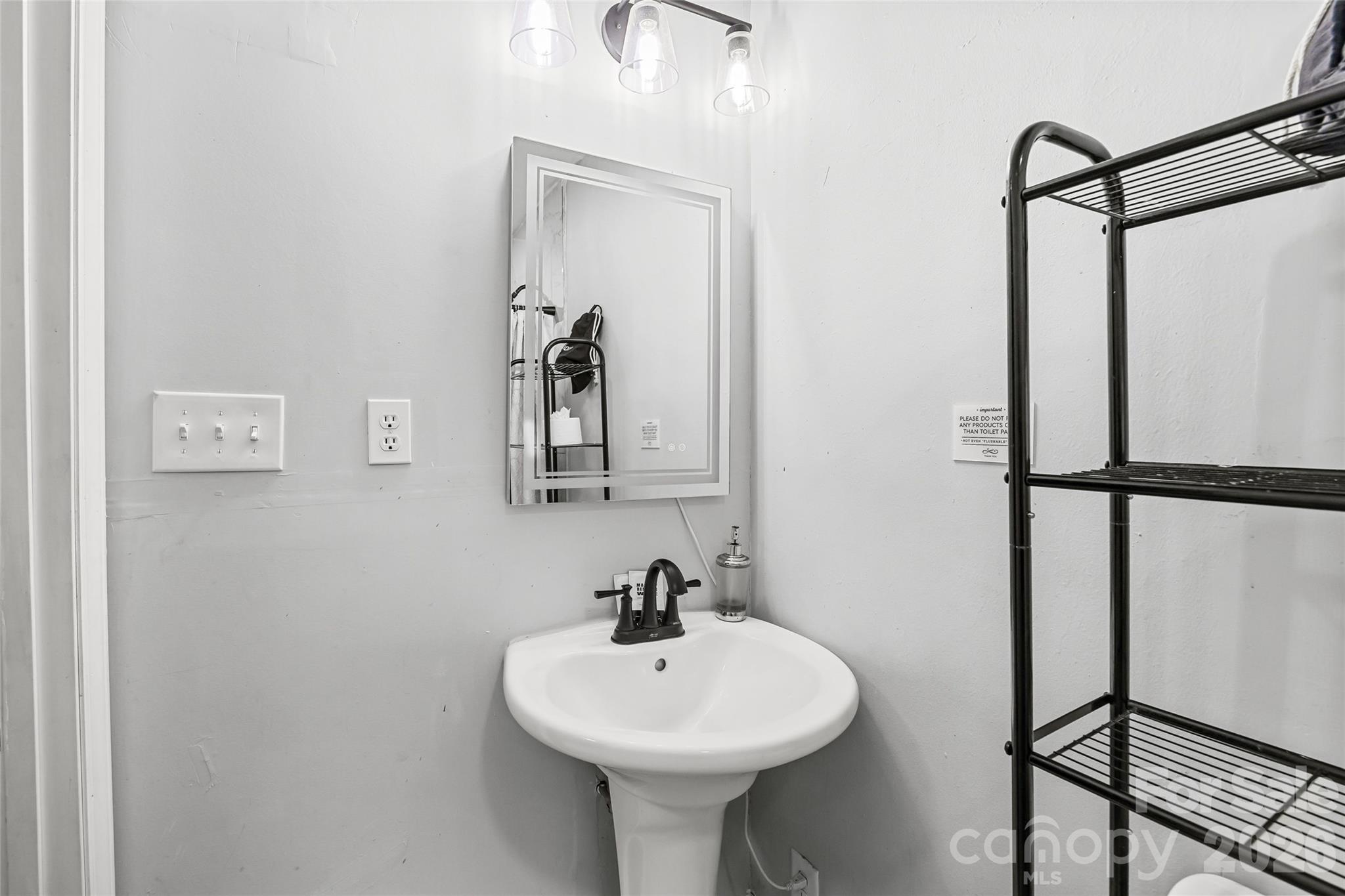 2738 Catalina Avenue — Charlotte