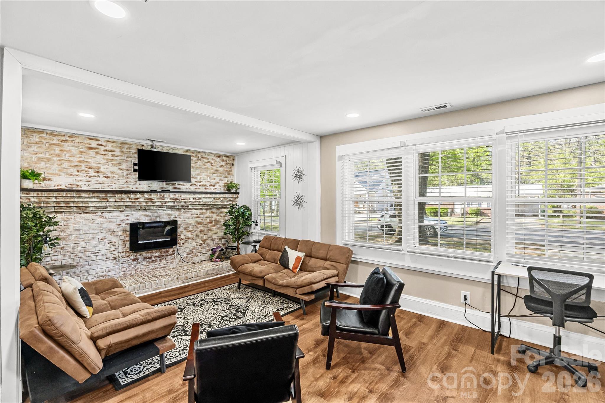 2738 Catalina Avenue — Charlotte