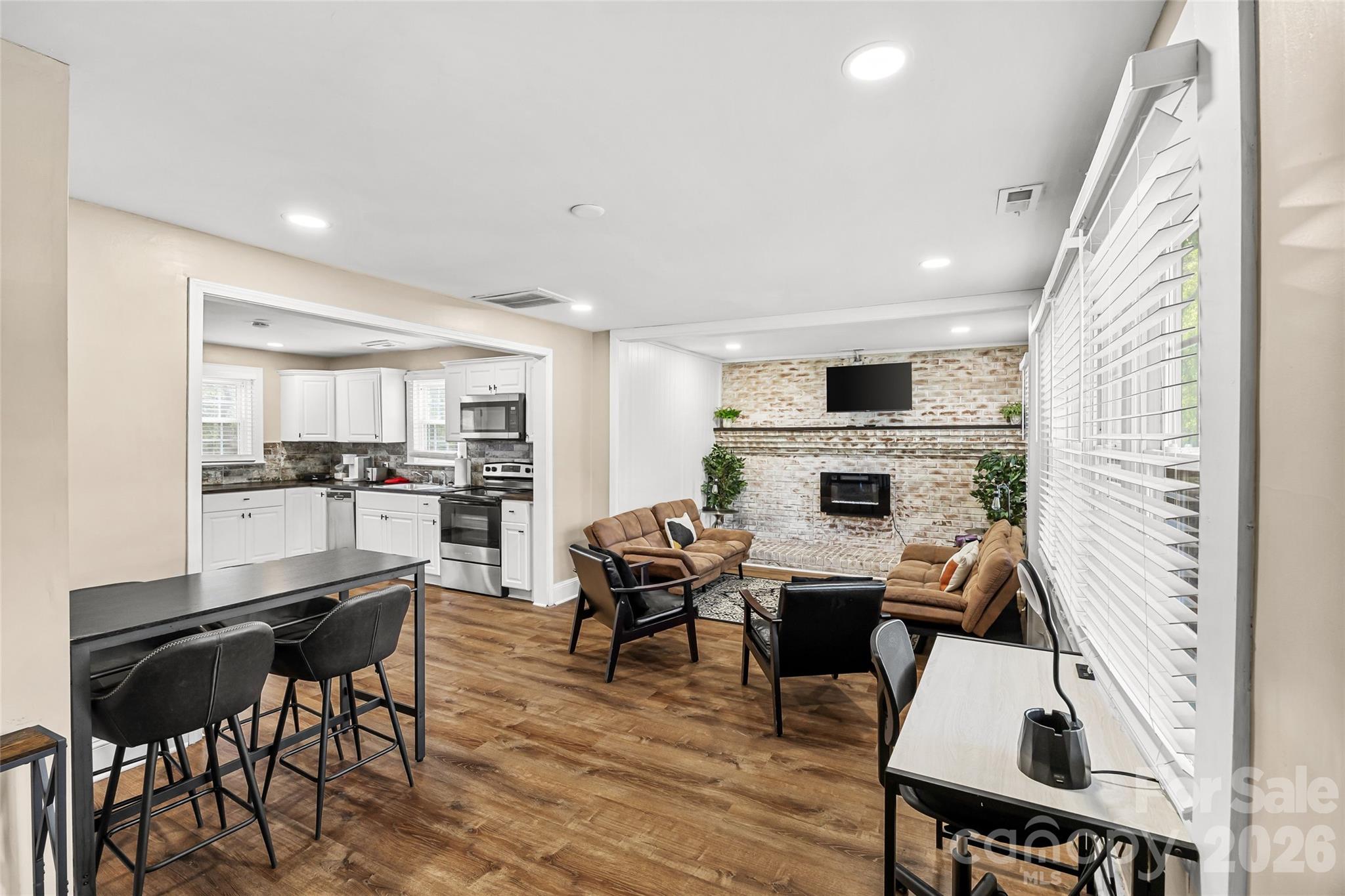 2738 Catalina Avenue — Charlotte